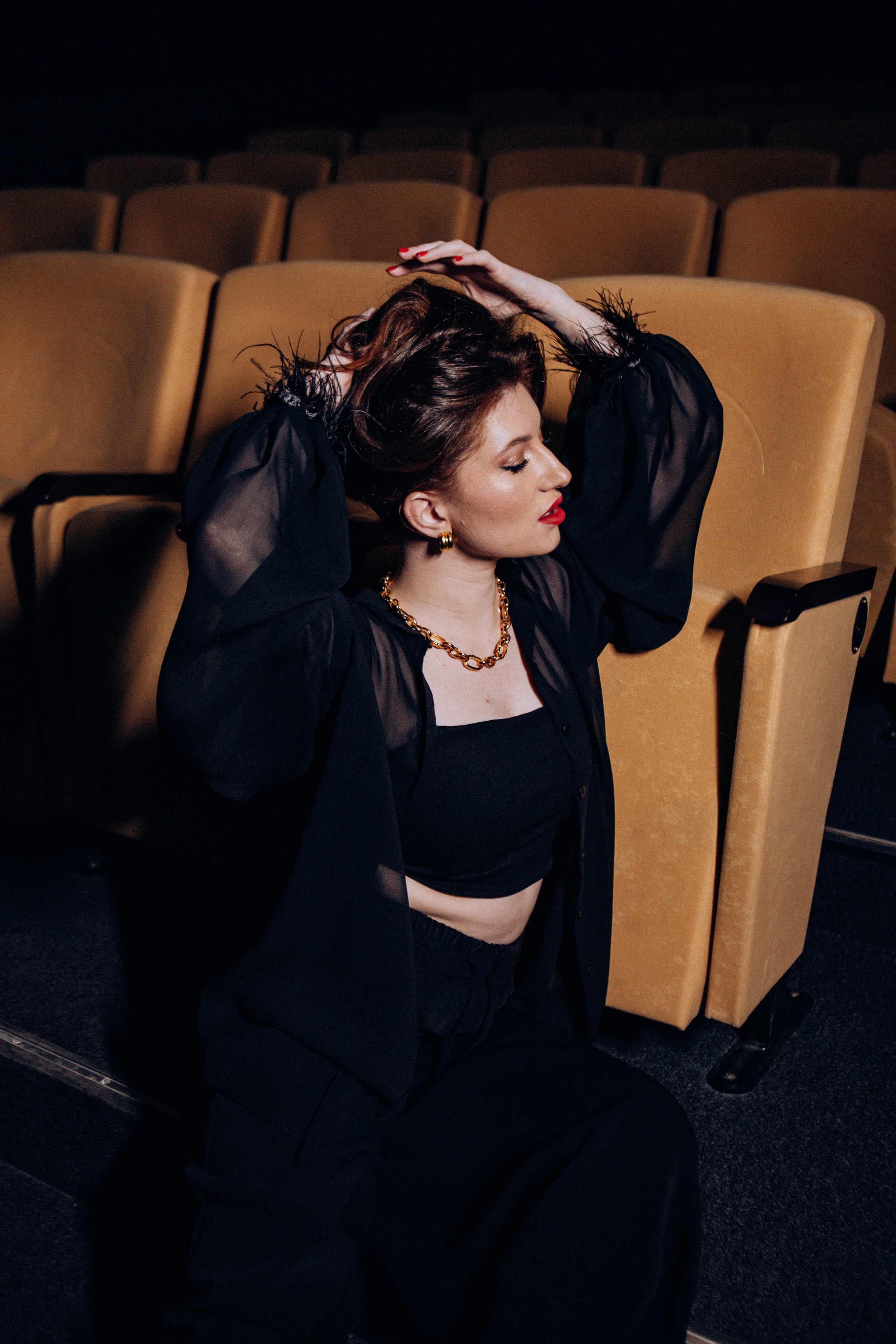 Катя. Контакты