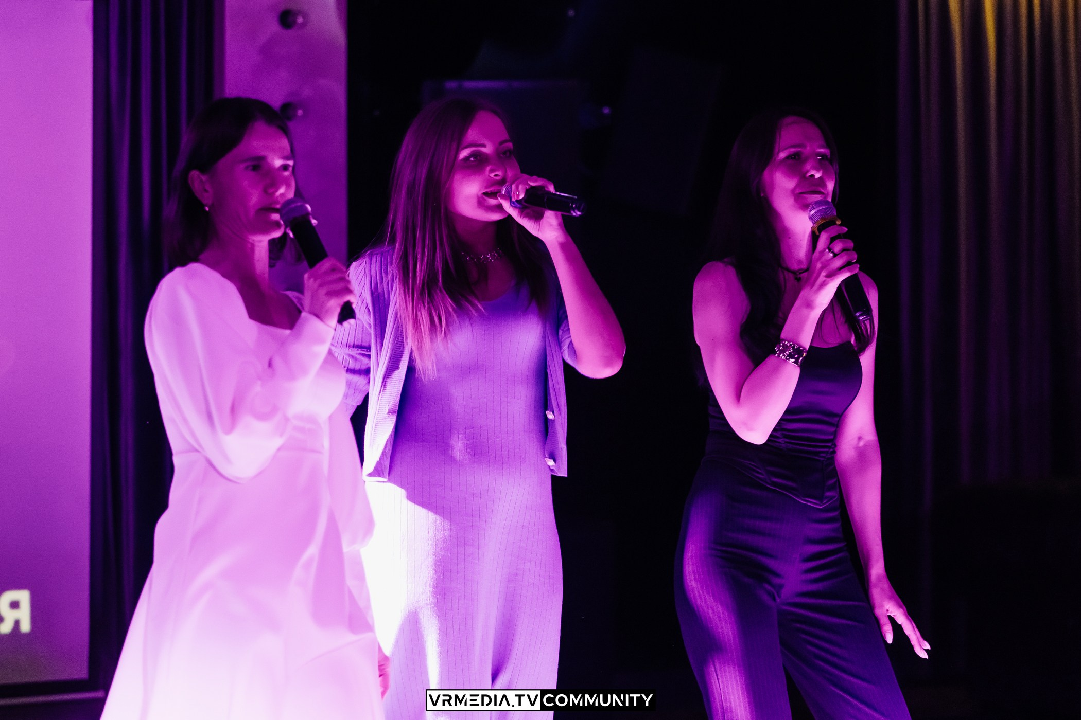 Караоке-бар «Volna»: Сиреневая вечеринка