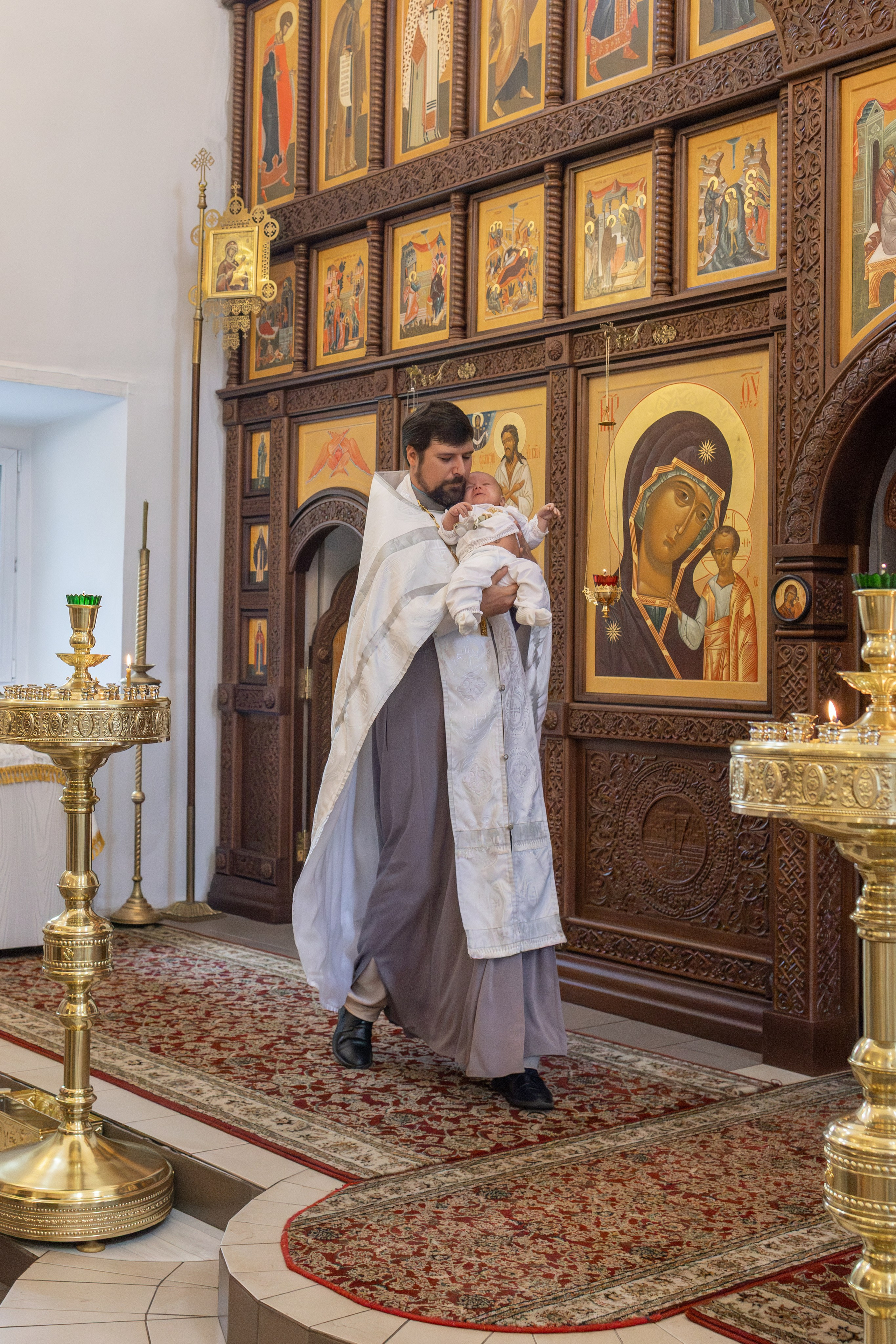 Таинство Крещения Степана в храме Воскресения Христова, с. Трубино (Калужская обл.). Надежда Стар семейный и церковный фотограф в Жукове и Калужской области