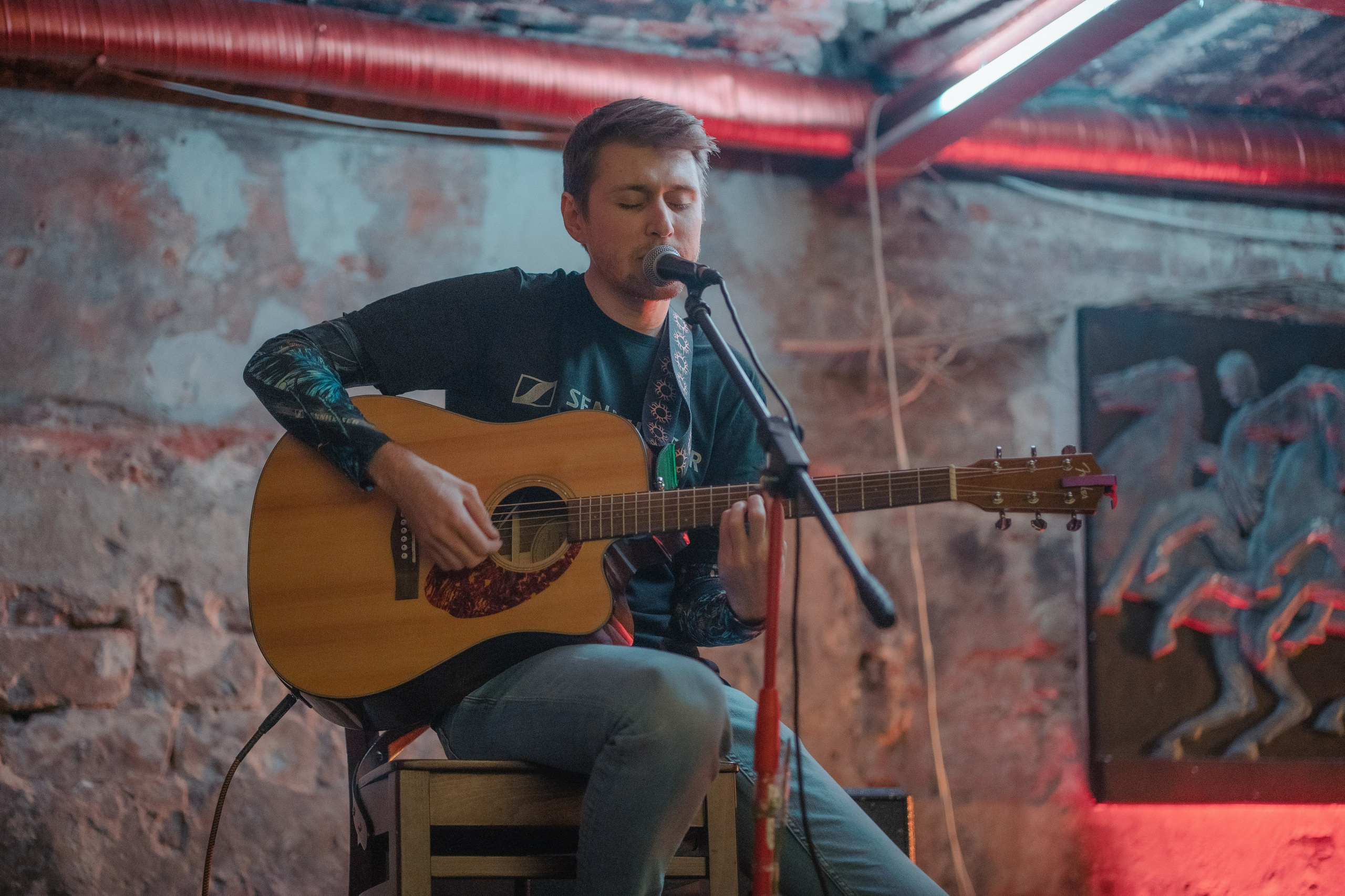 Презентация поэтического сборника. Творческие фотосессии в Москве. Фотоальбом лидера группы ЯЛО