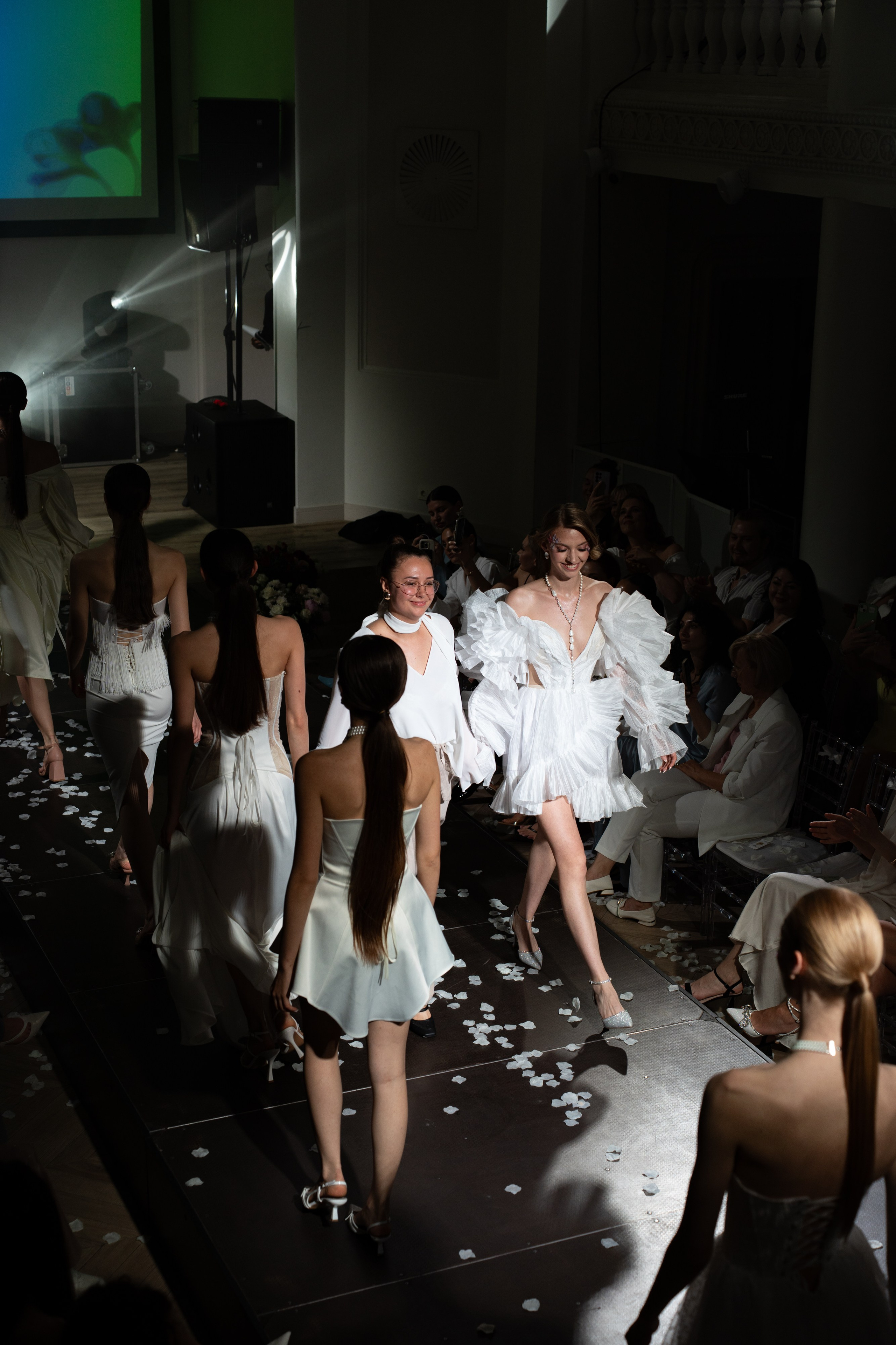 Репортаж |Модный показ Flower Inspiration |. Репортажный фотограф в Калининграде Екатерина Суханова