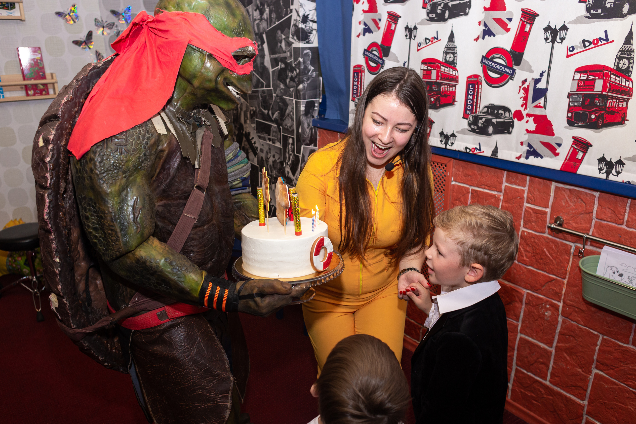 Фотосъемка Дней рождений, выпускных, юбилеев, праздников, корпоративов. Свадебный и семейный фотограф в Ярославле Александр Лобков