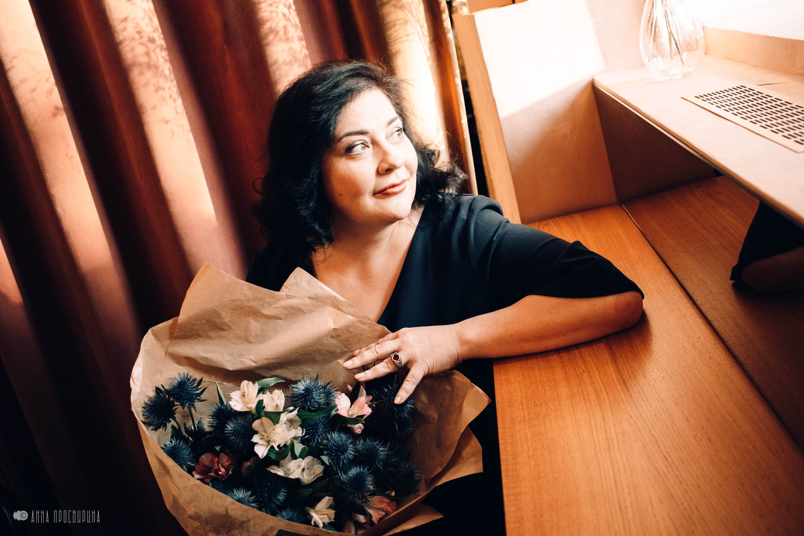 Контент-съемка с цветами, канал Грибоедова. Ваш фотограф в Санкт-Петербурге Анна Просвирина