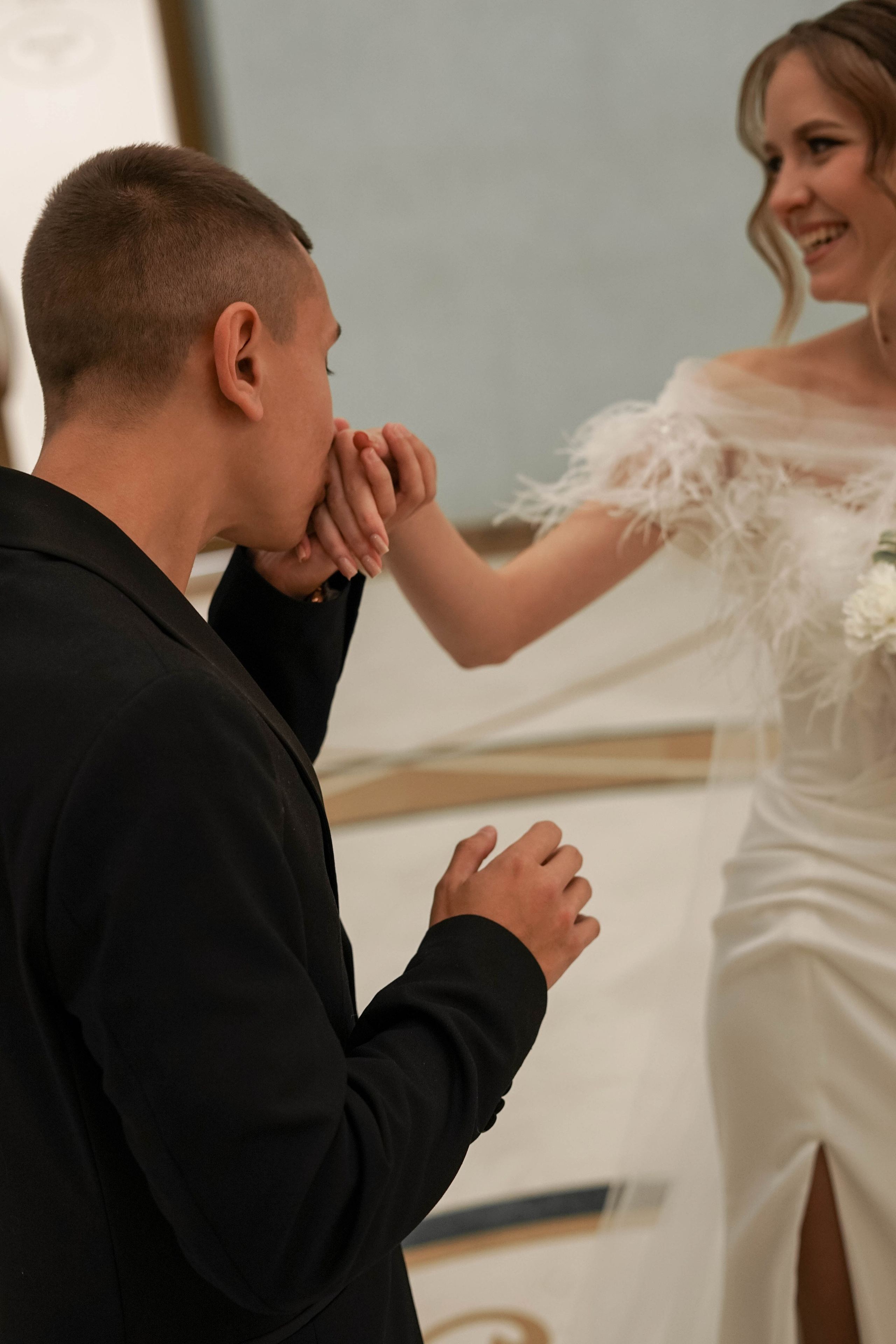 Катя и Олег: регистрация и свадебная съемка в отеле. Фотограф в Иркутске