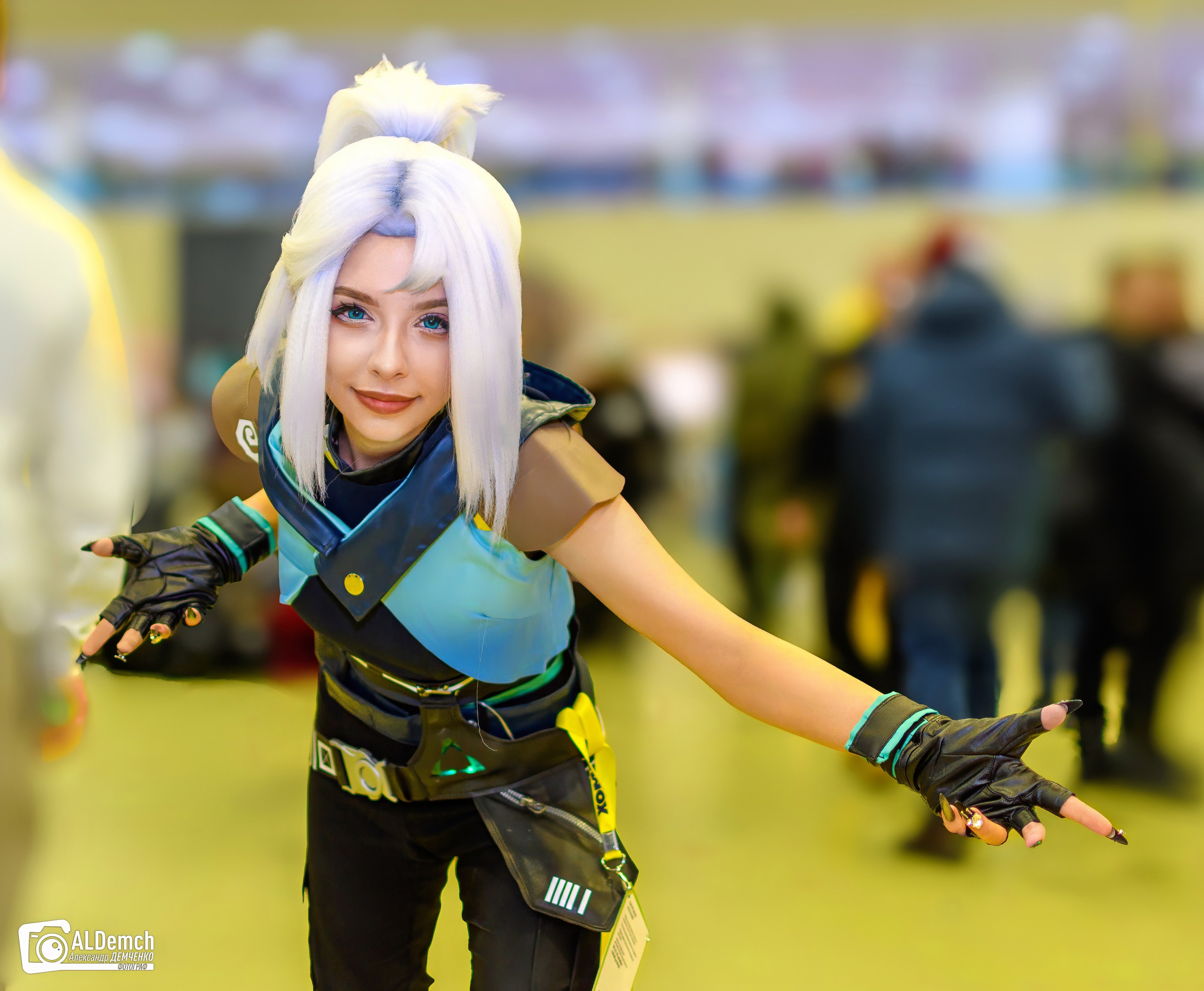 Аниме картинки персонажей и косплей фото в России Москве