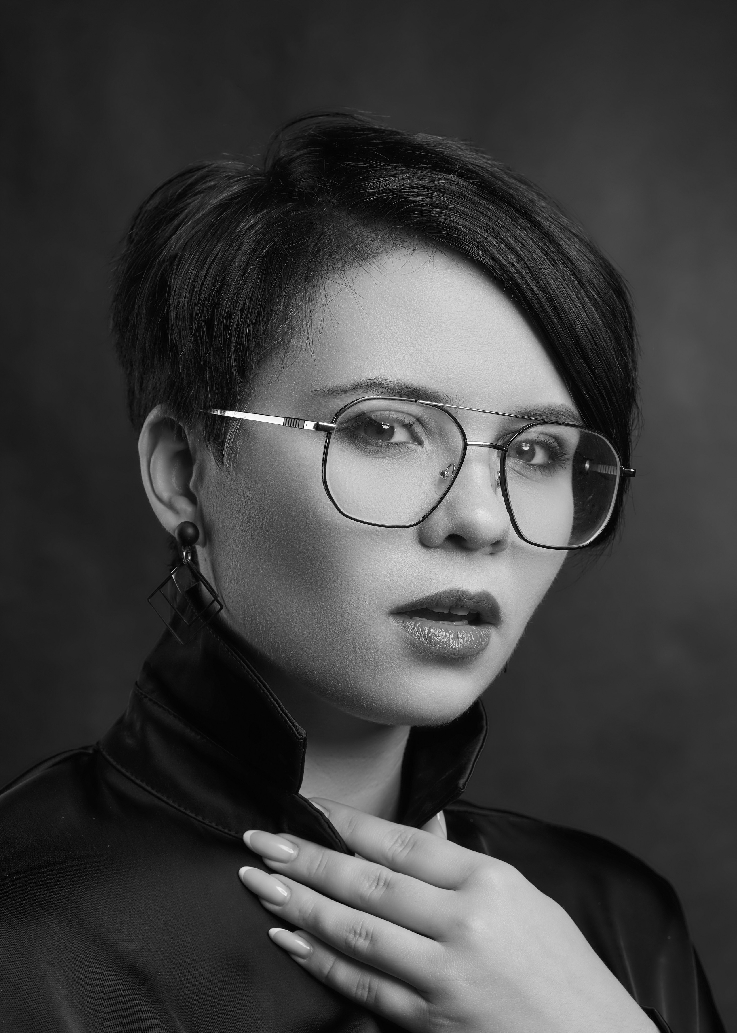 Фотосъемка в студии в черном