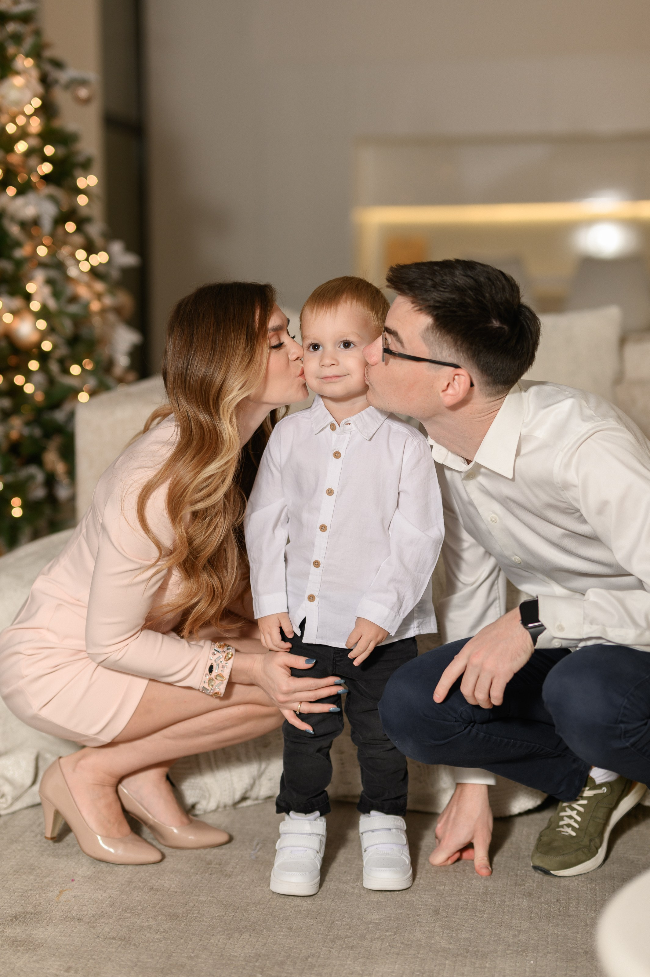 Семейная новогодняя фотосессия в фотостудии Мимика, зал Мия. Semerlina.ru