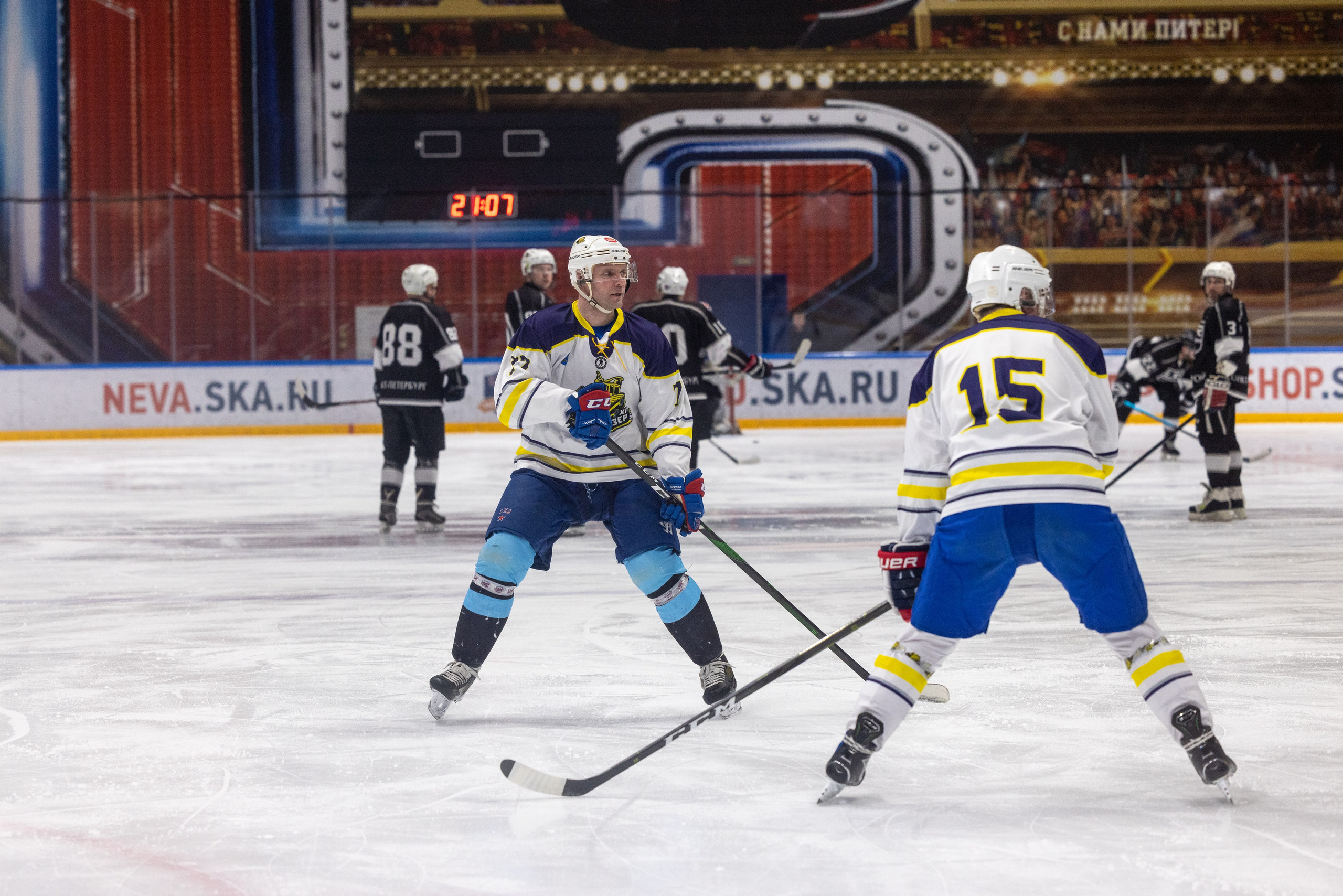 Бульдозер vs. LR-строй. Фотограф Александр Заломаев