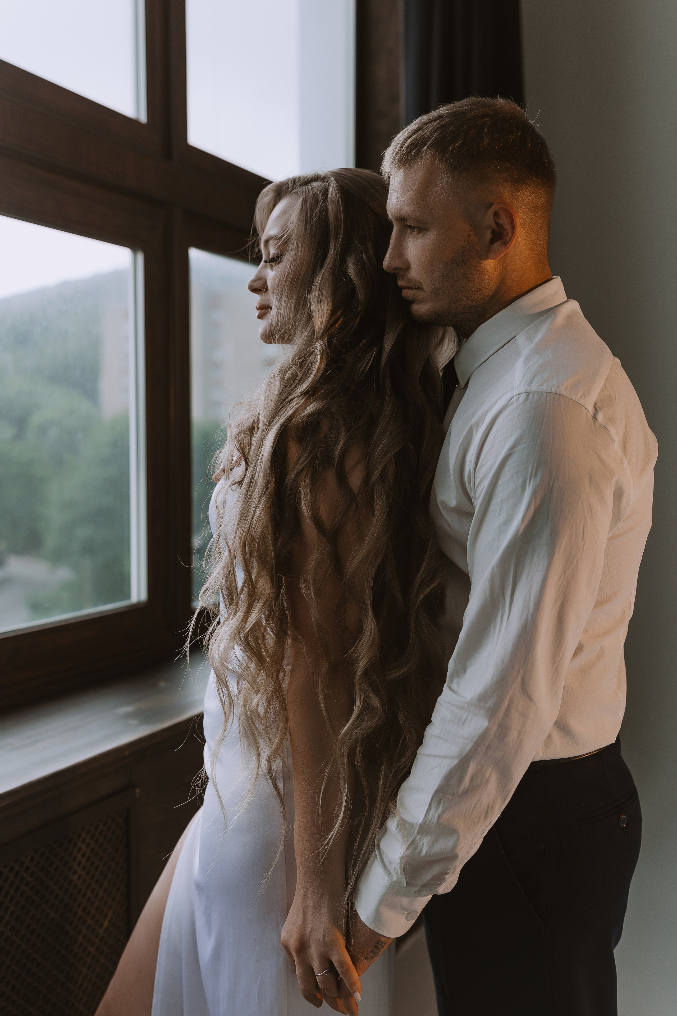 Wedding photoshoot in the studio. Your photographer in Busan (South Korea) Aleksandra Anufriy