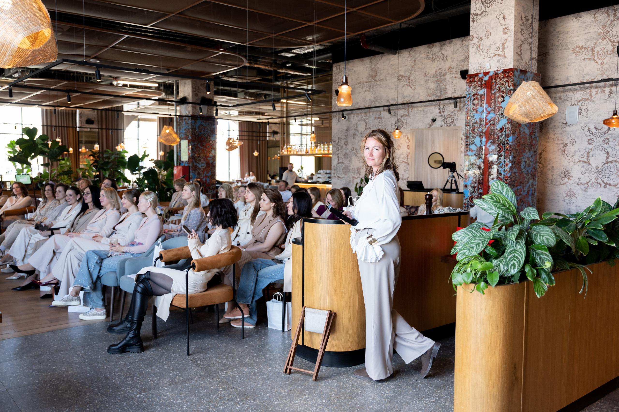 TINAoTEAM: конференция V. Портретный и репортажный фотограф в Москве Разуменко Роман