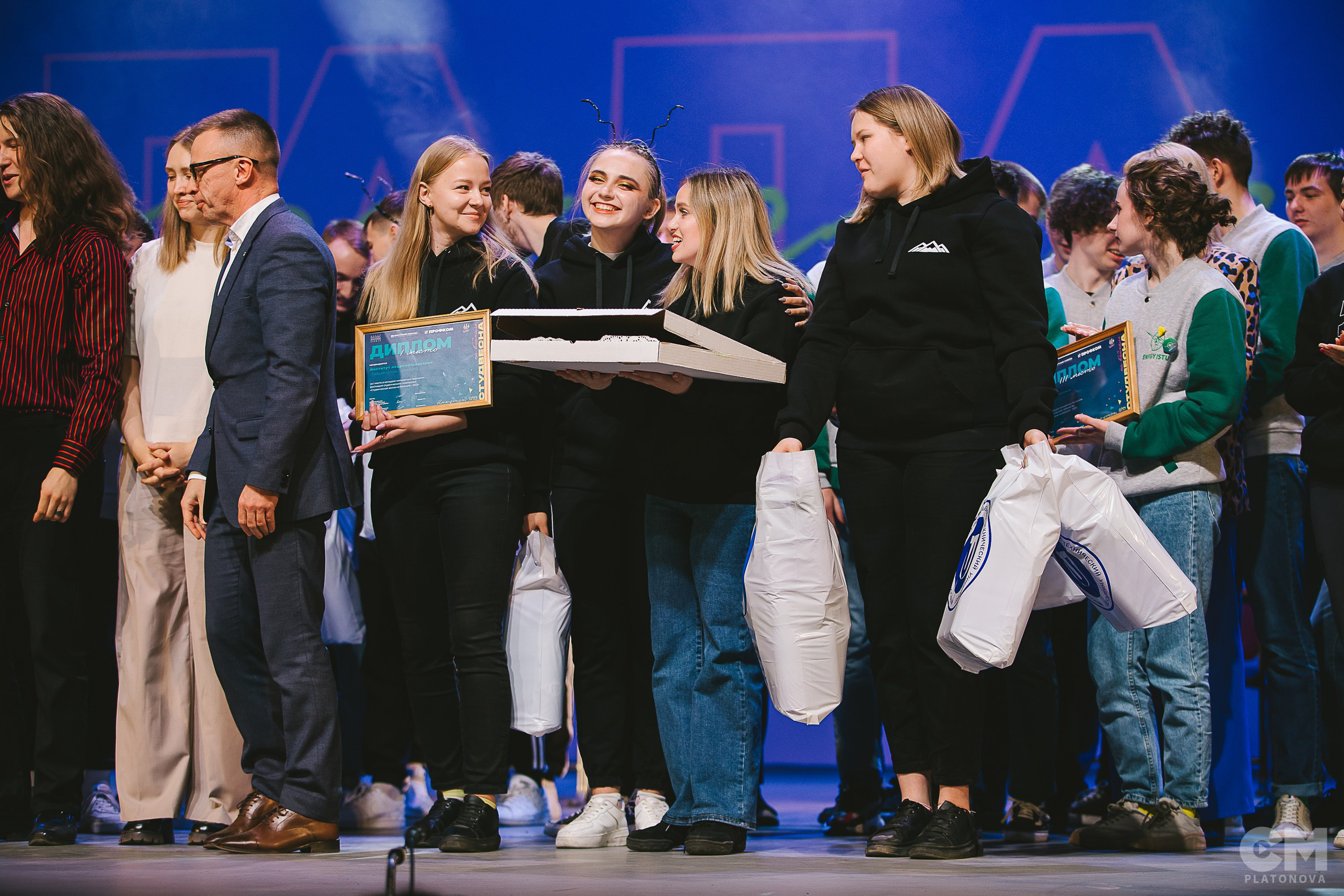 Концерты, сцена. Репортажный и спортивный фотограф Аня Платонова