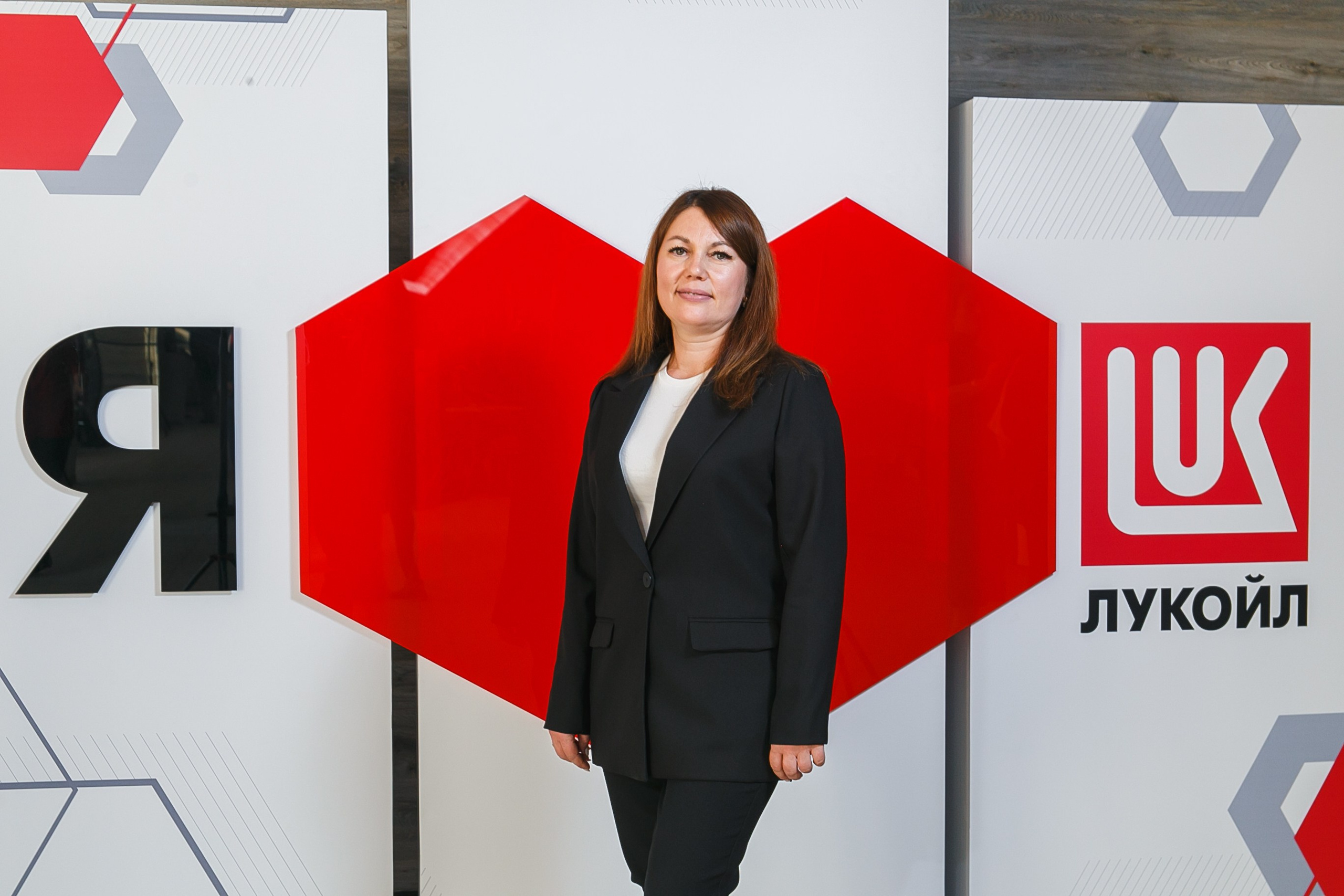 Фотозона на корпоративном мероприятии Лукойла в ДК Царицын. Событийный фотограф Максим Бескоровайновнов