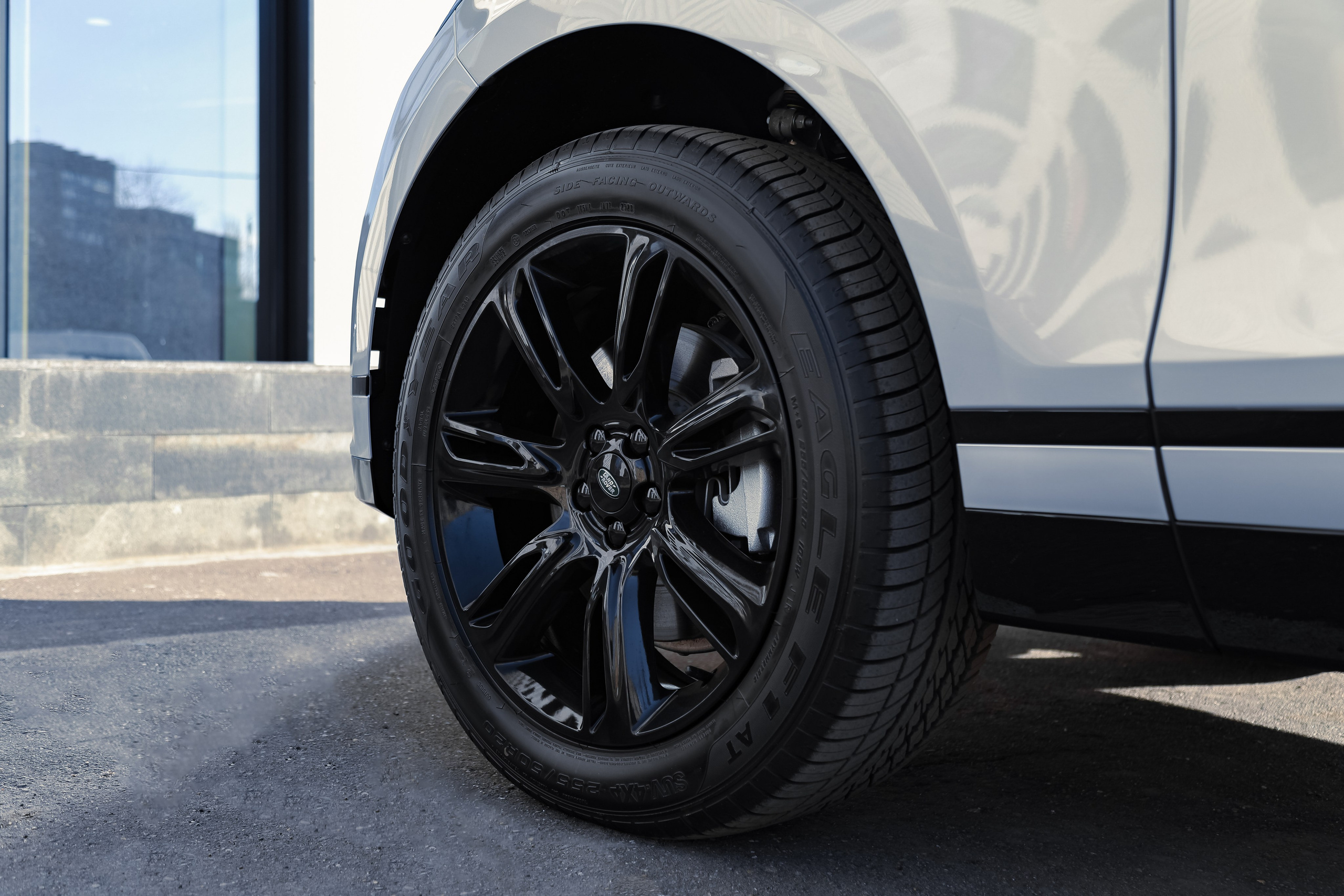 2024 Range Rover Velar 2.0 AT. Mixturecaptures