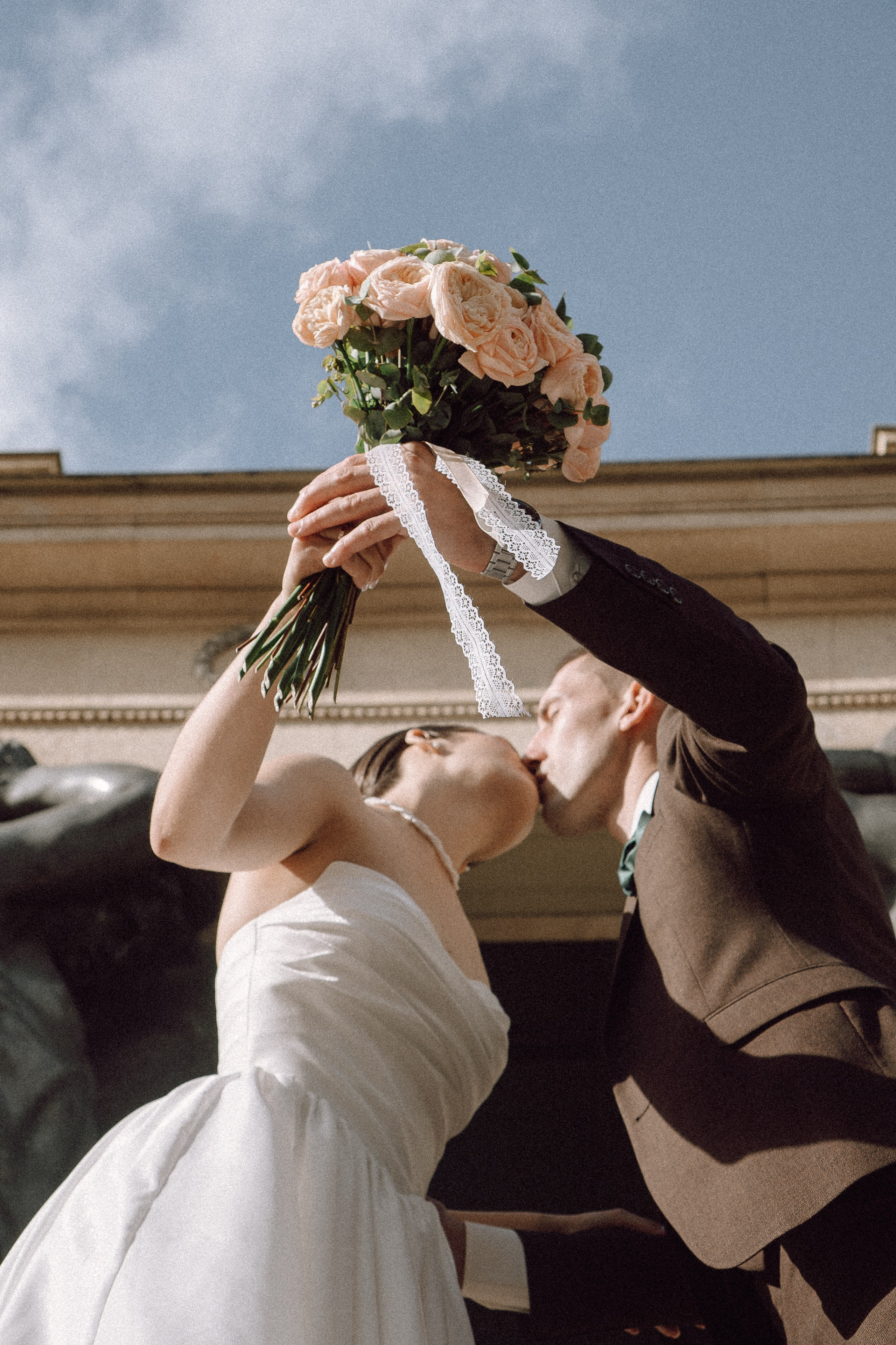 СВАДЕБНАЯ ПРОГУЛКА В САНТК-ПЕТЕРБУРГЕ (ИСАКИЕВСКИЙ СОБОР, ЗИМНЯЯ КАНАВКА, ЭРМИТАЖ И БОЛЬШАЯ МОРСКАЯ УЛИЦА). Профессиональный фотограф, Санкт-Петербург — Виктория Богомолова