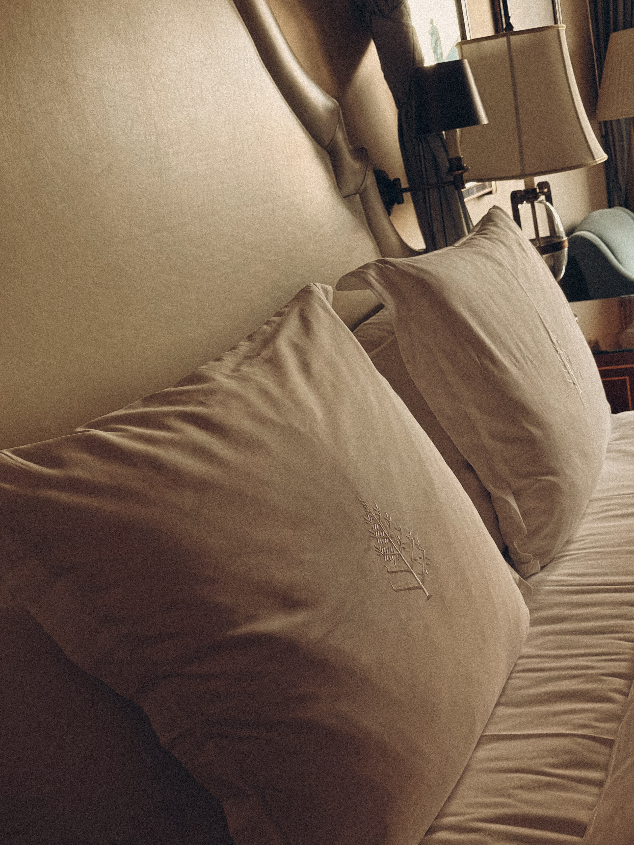 СВАДЕБНАЯ СЕРИЯ НСНЯТА НА ТЕЛЕФОН Four Seasons Lion Palace St. Petersburg 5*. Профессиональный фотограф, Санкт-Петербург — Виктория Богомолова