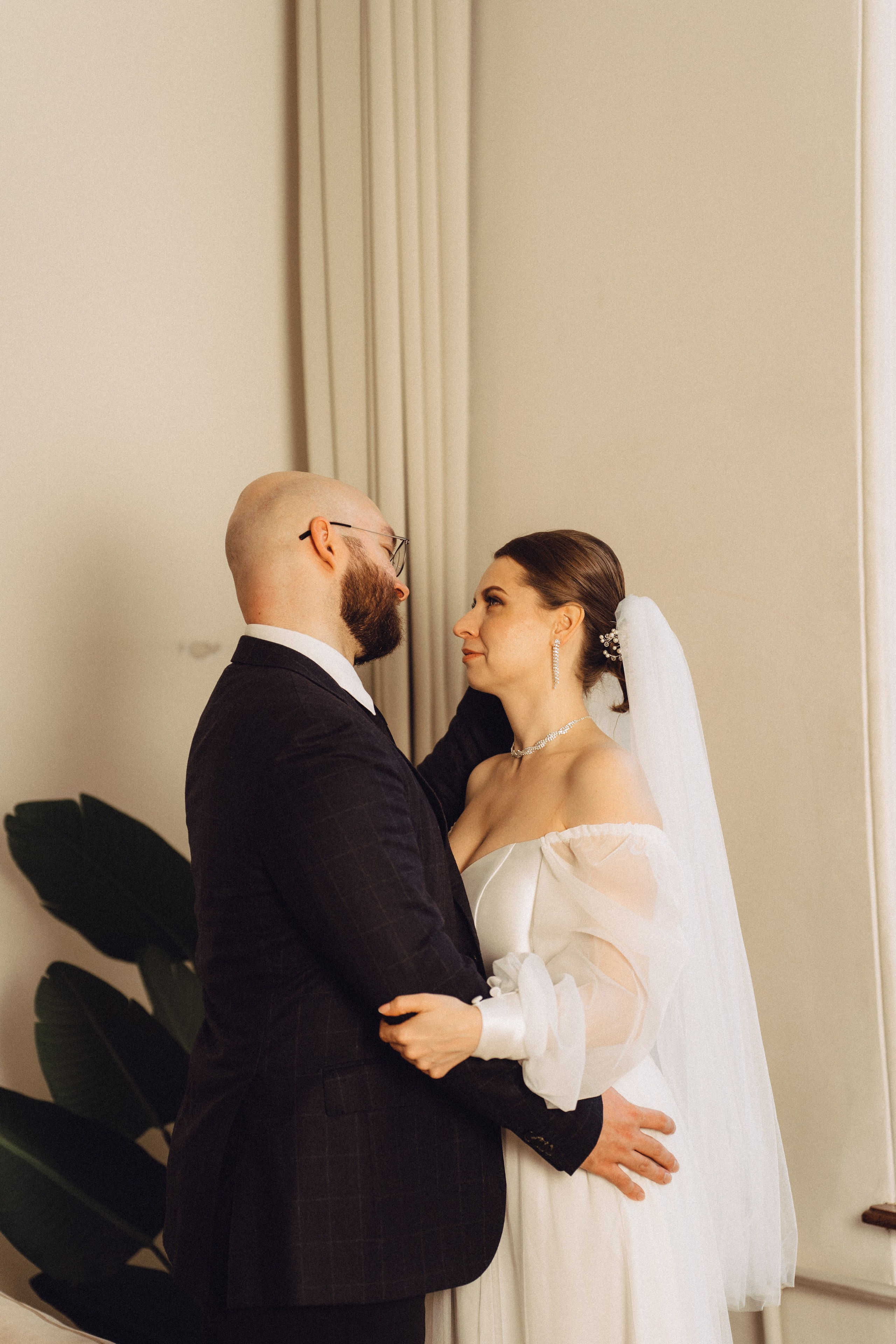 СВАДЕБНАЯ СЬЕМКА ВО ВТОРОМ ДВОРЦЕ (ДЕКАБРЬ) ТАКЖЕ СЬЕМКА В СТУДИИ НА ЧЕРНЫШЕВСКОЙ. Профессиональный фотограф, Санкт-Петербург — Виктория Богомолова