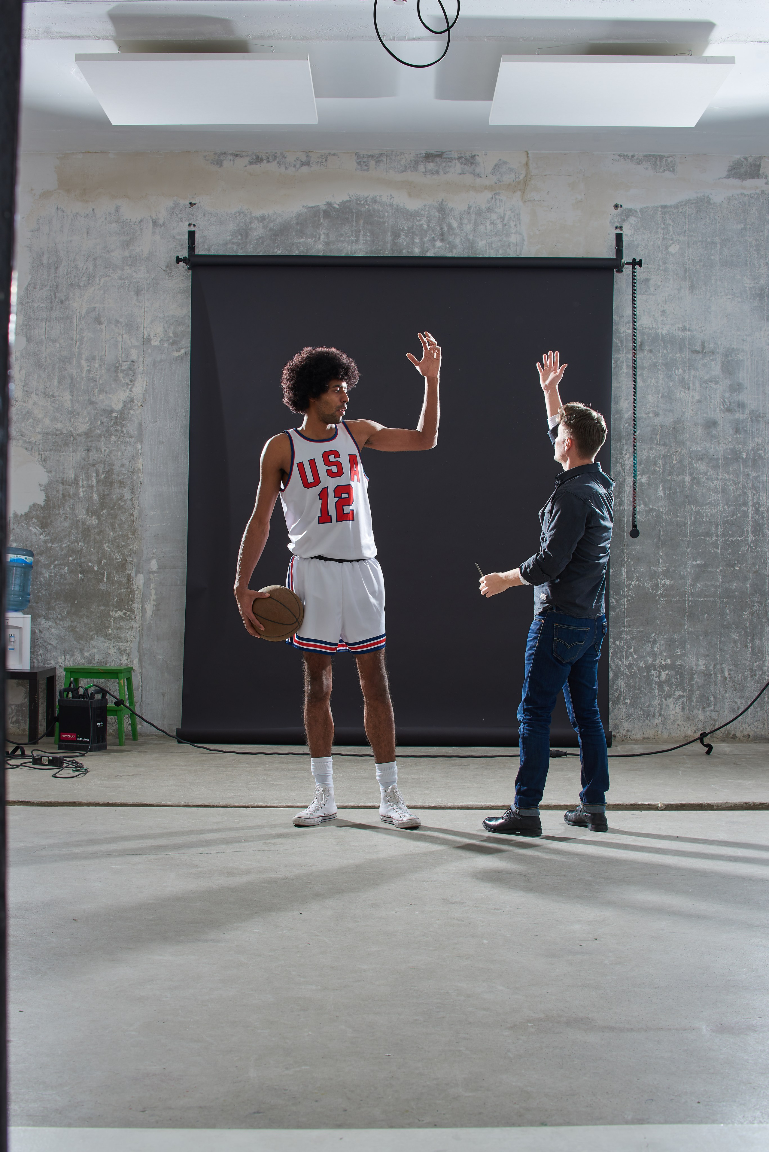 BACKSTAGE. Www.apowerstudio.com