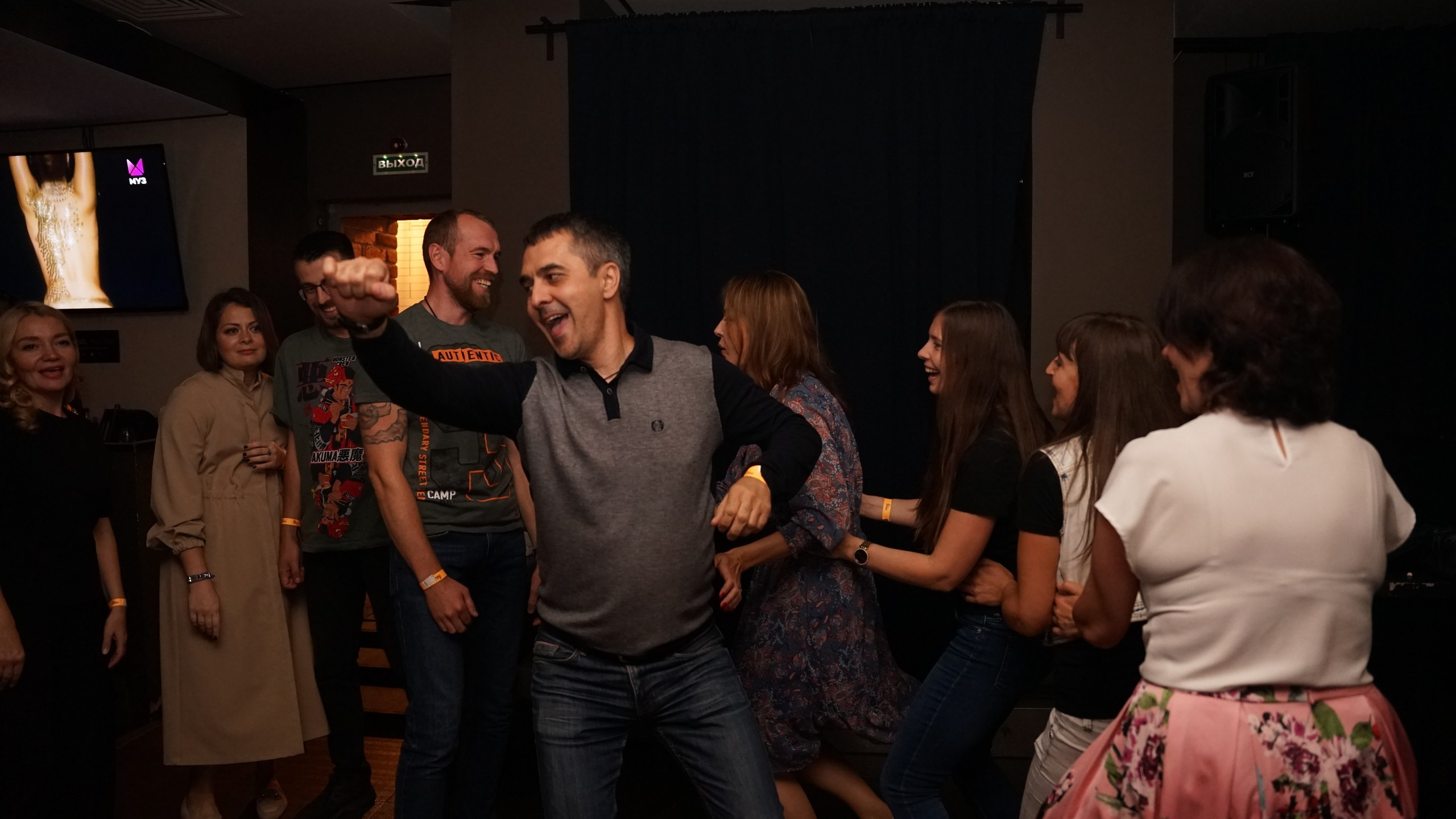 «И снова…» Клубная вечеринка | 03.09.22. Галерея Фантим