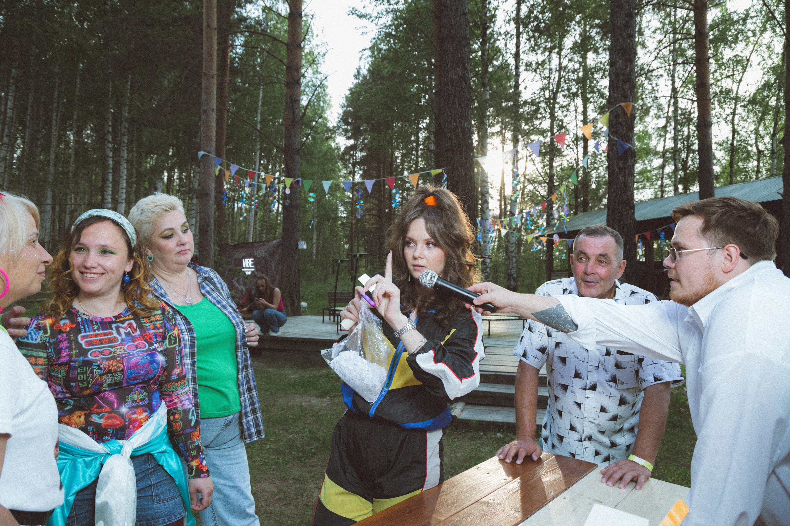 EVENT (vibe — вечеринка в стиле 90-х). Photographer — Regina Sal’manova. Uray