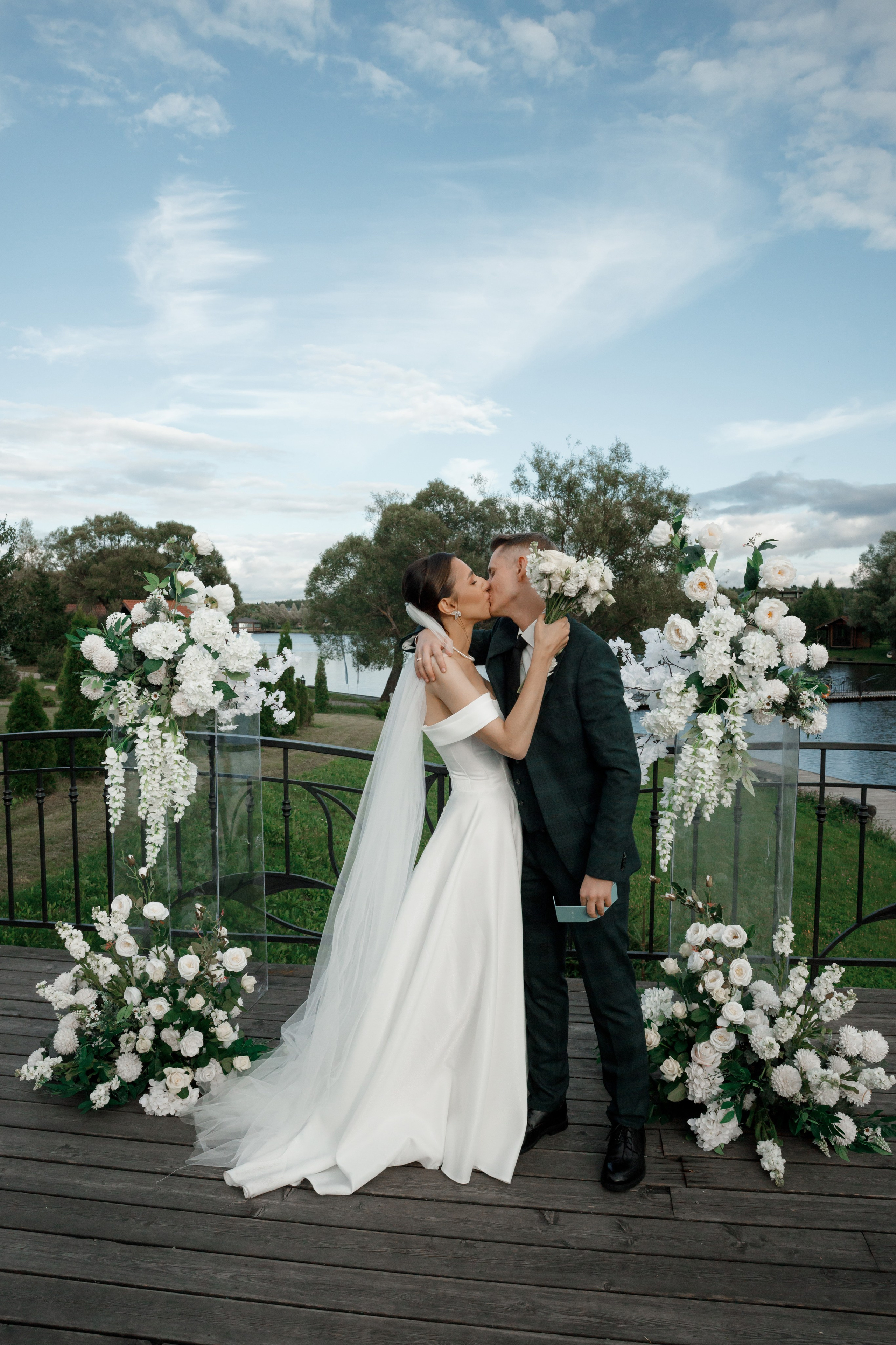 Регистрация в отеле Fish Point, ЗАГС Бутово, прогулка в Остафьево. Свадебный и репортажный фотограф (Москва, Королев и другие)