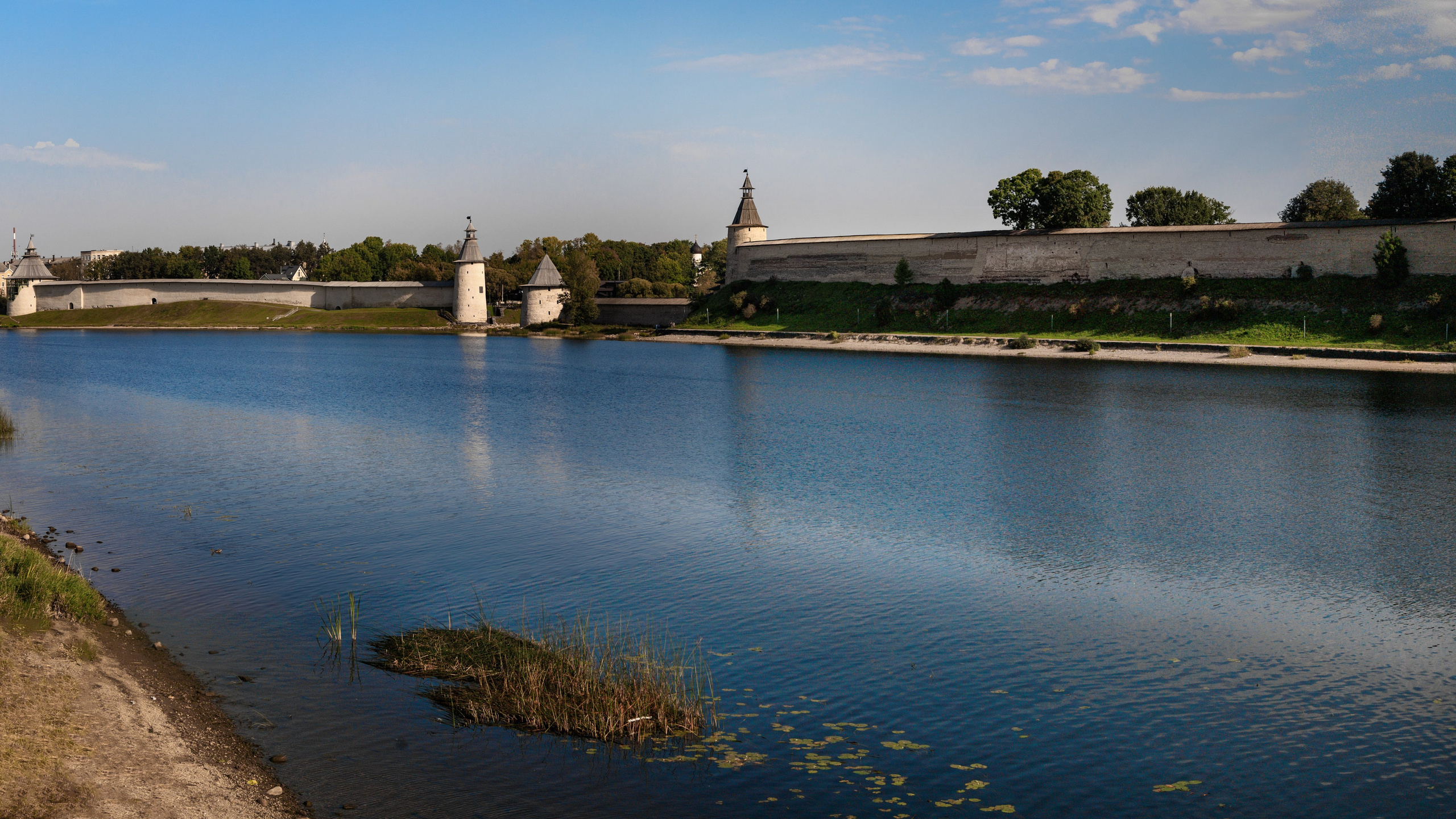 Псков. Вид на Кремль со стороны реки Великой. Семейный Фотограф I Фотосессия в Балашихе и Москве