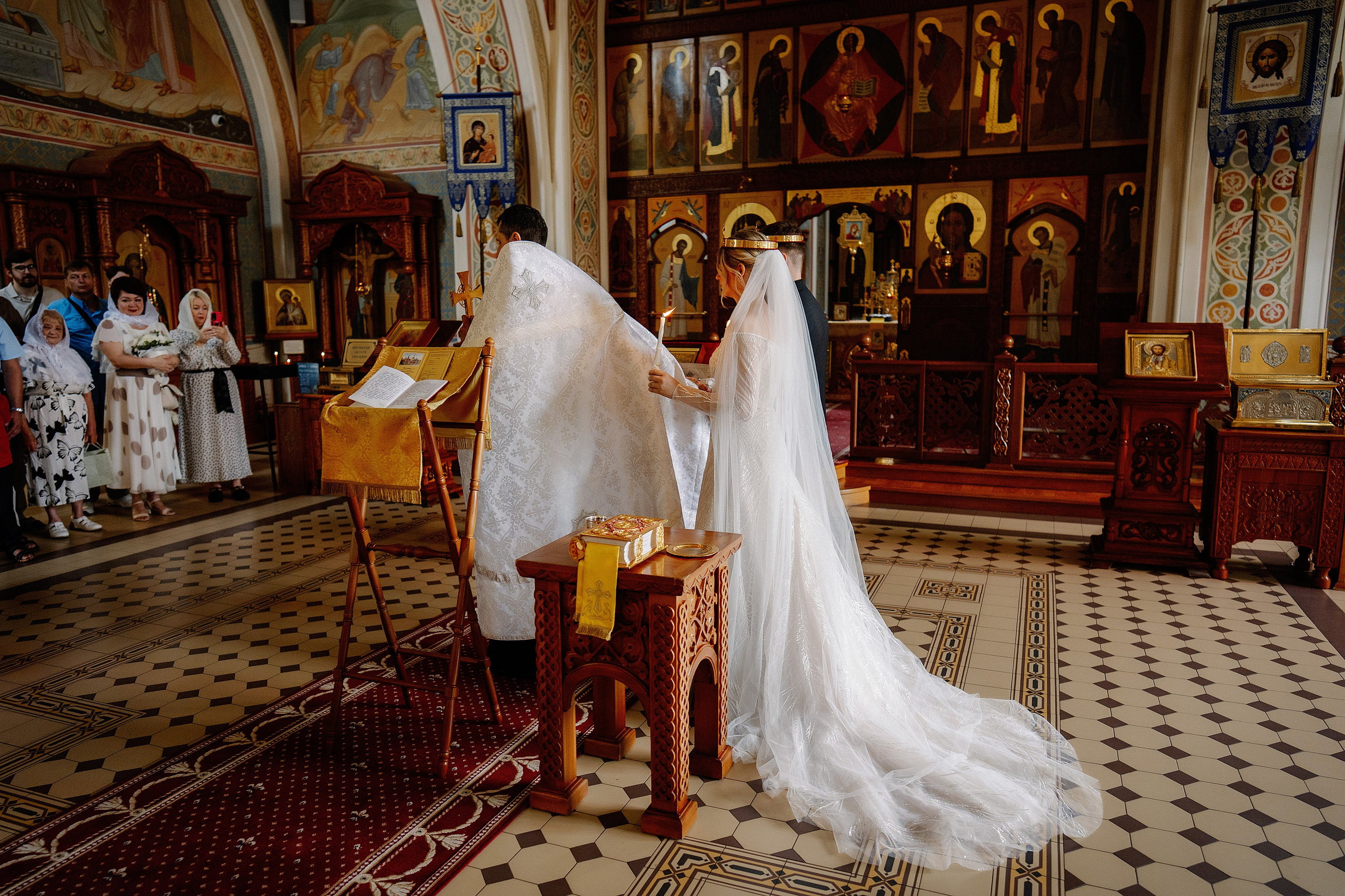 Евгений и Алёна. Фотограф на Крещение и Венчание в Красноярске Рамазанова Юлия