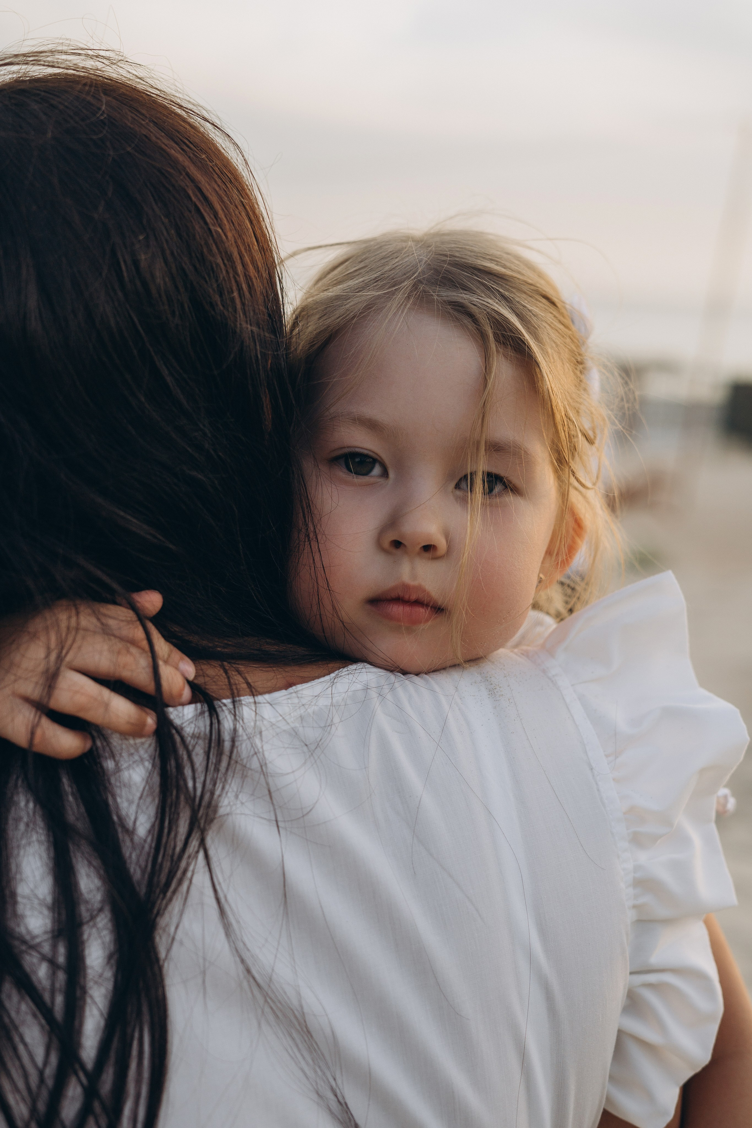 Фотограф Абрау-Дюрсо запечатлел семью среди виноградников с корзиной спелого винограда