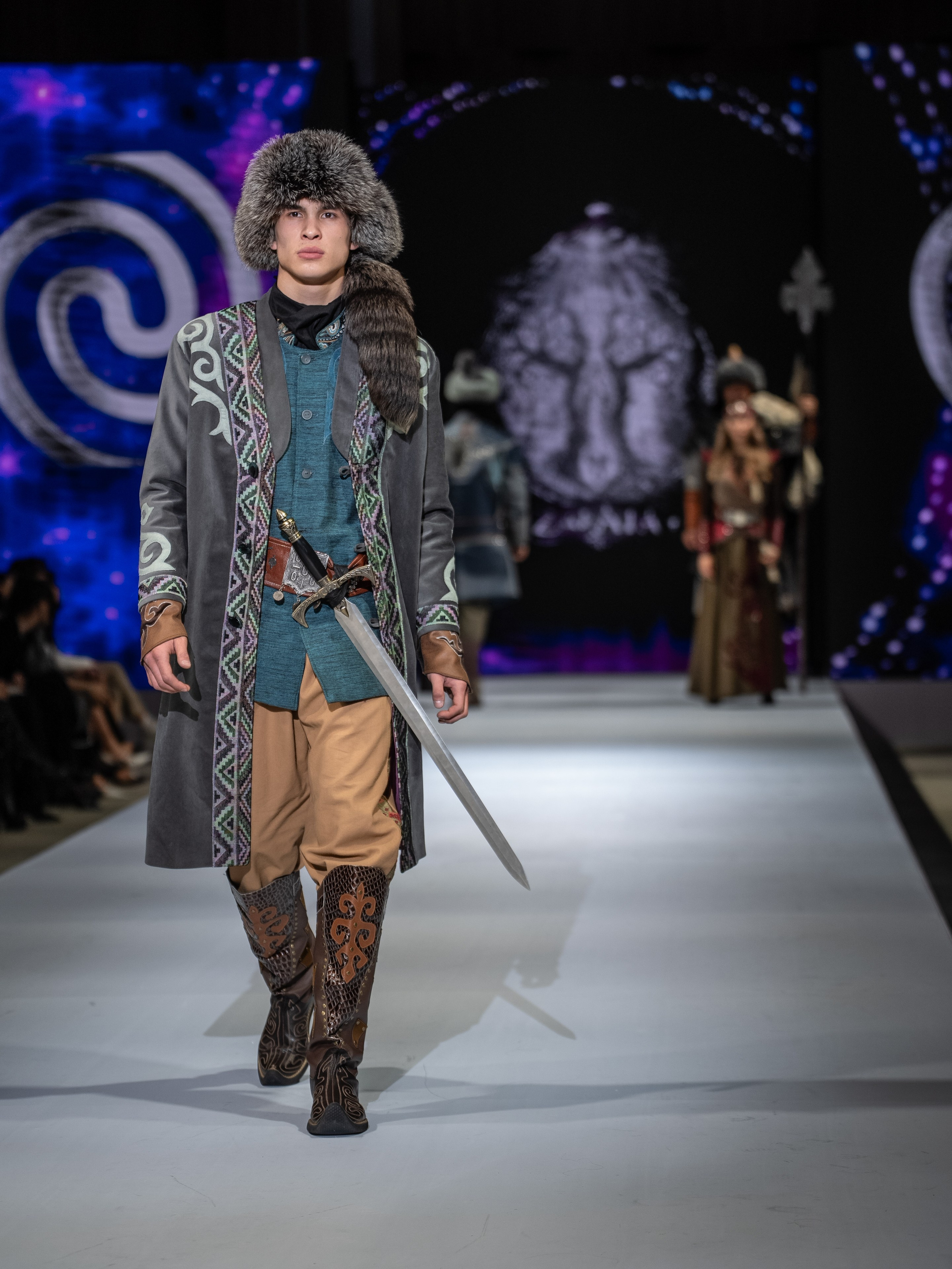 EURASIAN FASHION WEEK Lo Zarata. Сайт Алматинского НЮ АРТ, будуар и фэшн фотографа Дениса Карпенко
