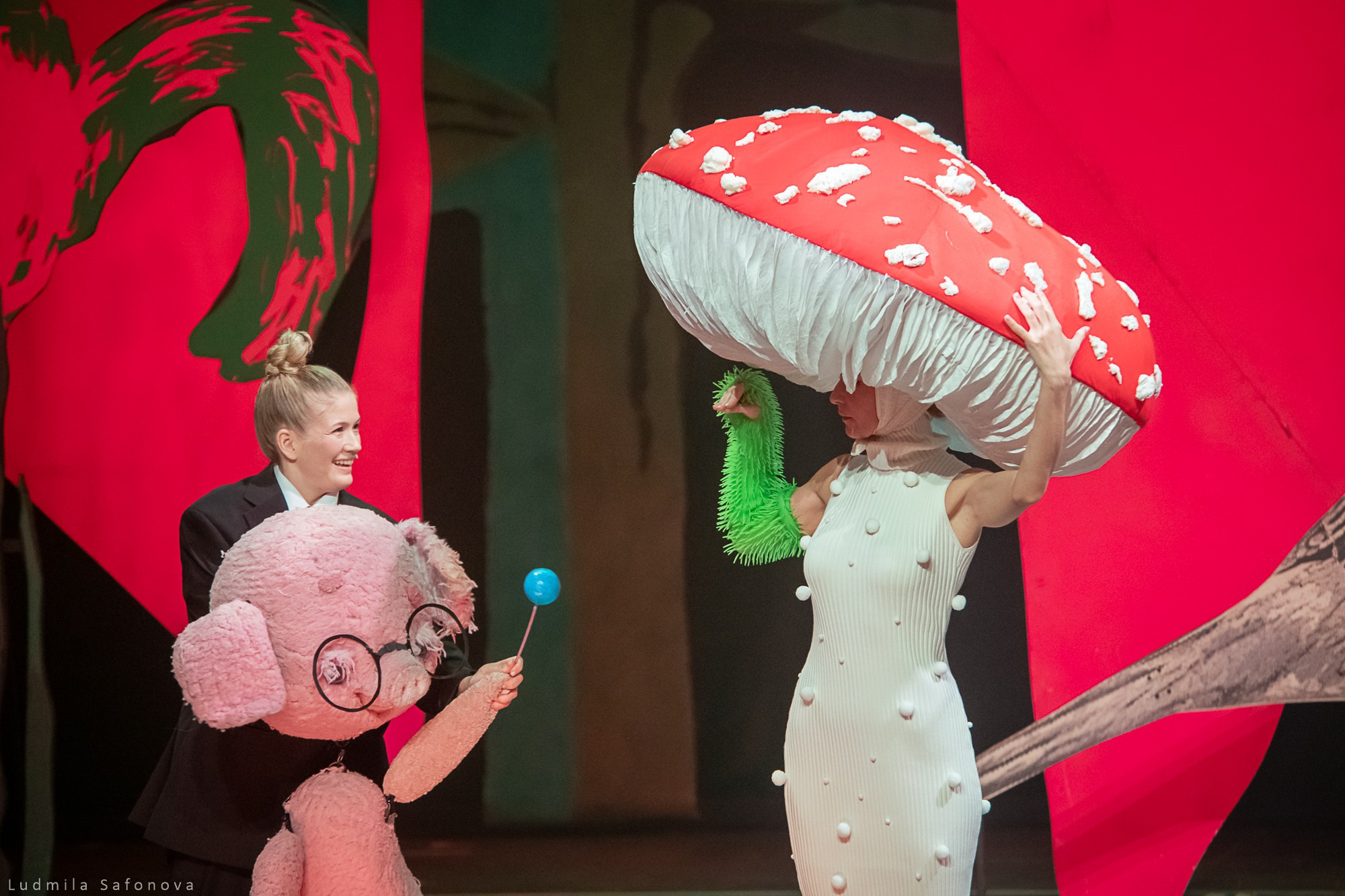 Театр на Таганке. Три поросенка. Lucytheatre