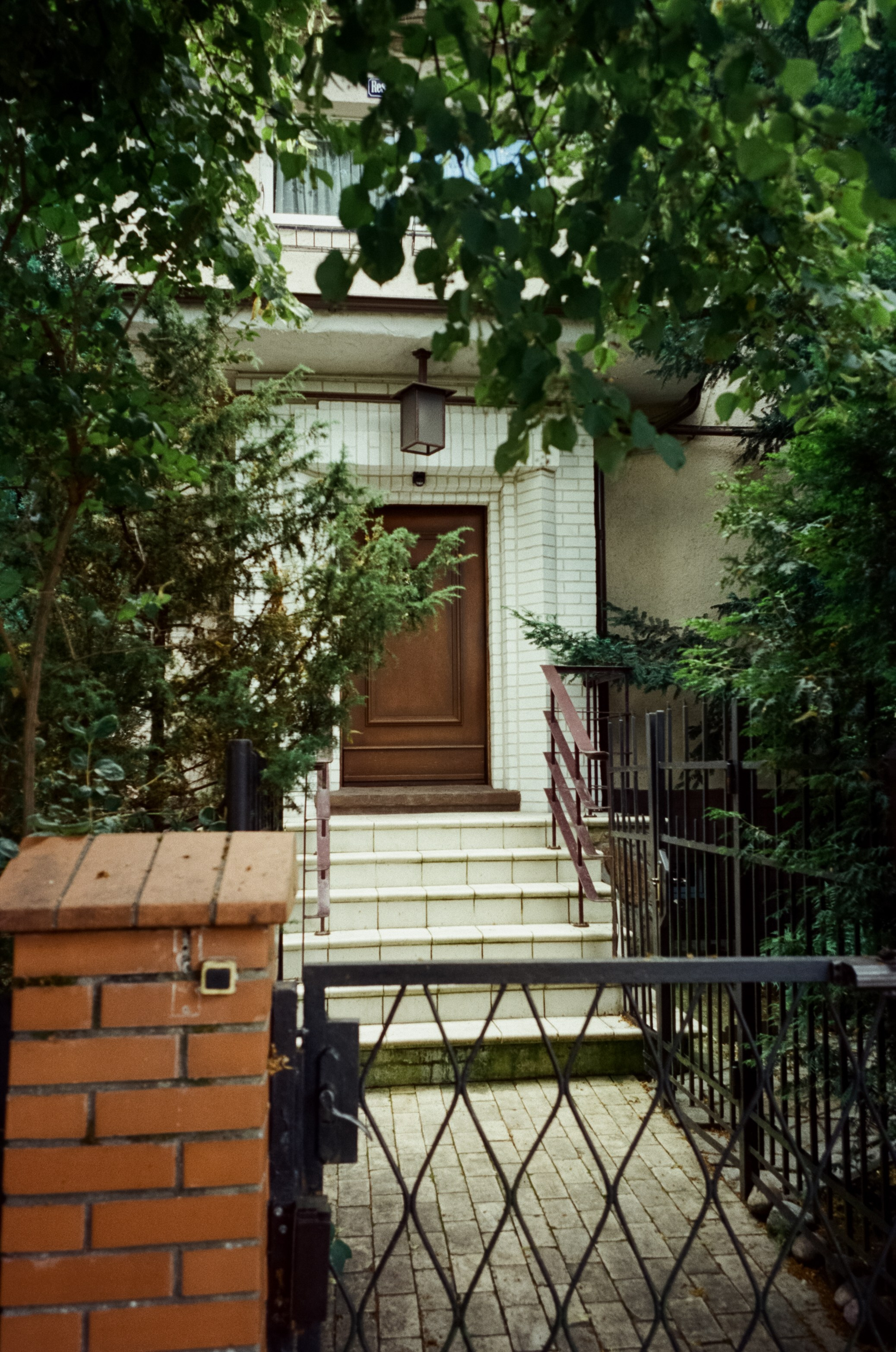 Район Амалиенау и кафе Amalienau Breakfast в Калининграде. Фотограф-документалист Мария Осокина