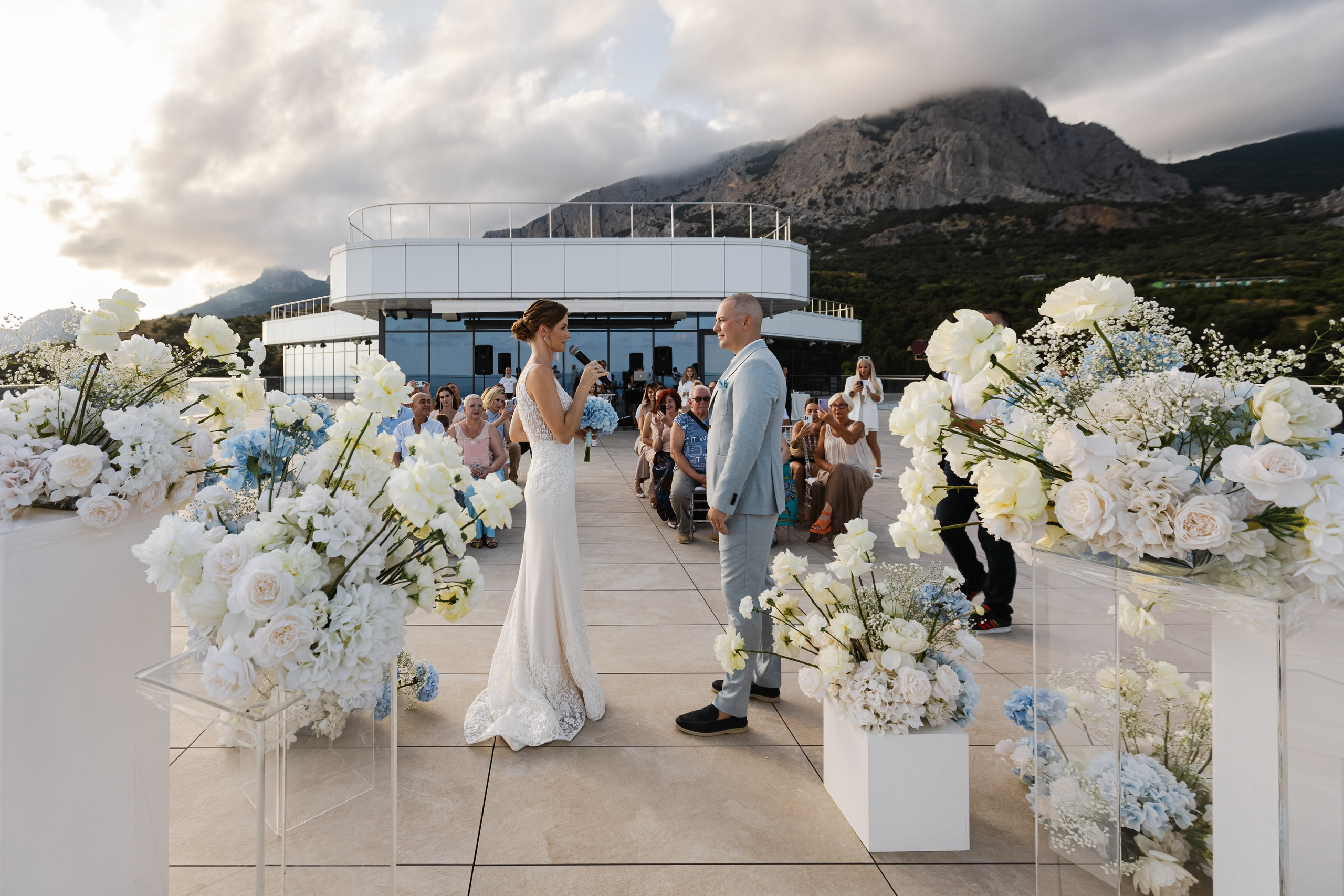 Свадьба Артёма и Юли в отеле Luciano Foros в Крыму. Свадебный фотограф, фотосъемка в Крыму, Севастополе, Симферополе, Ялте