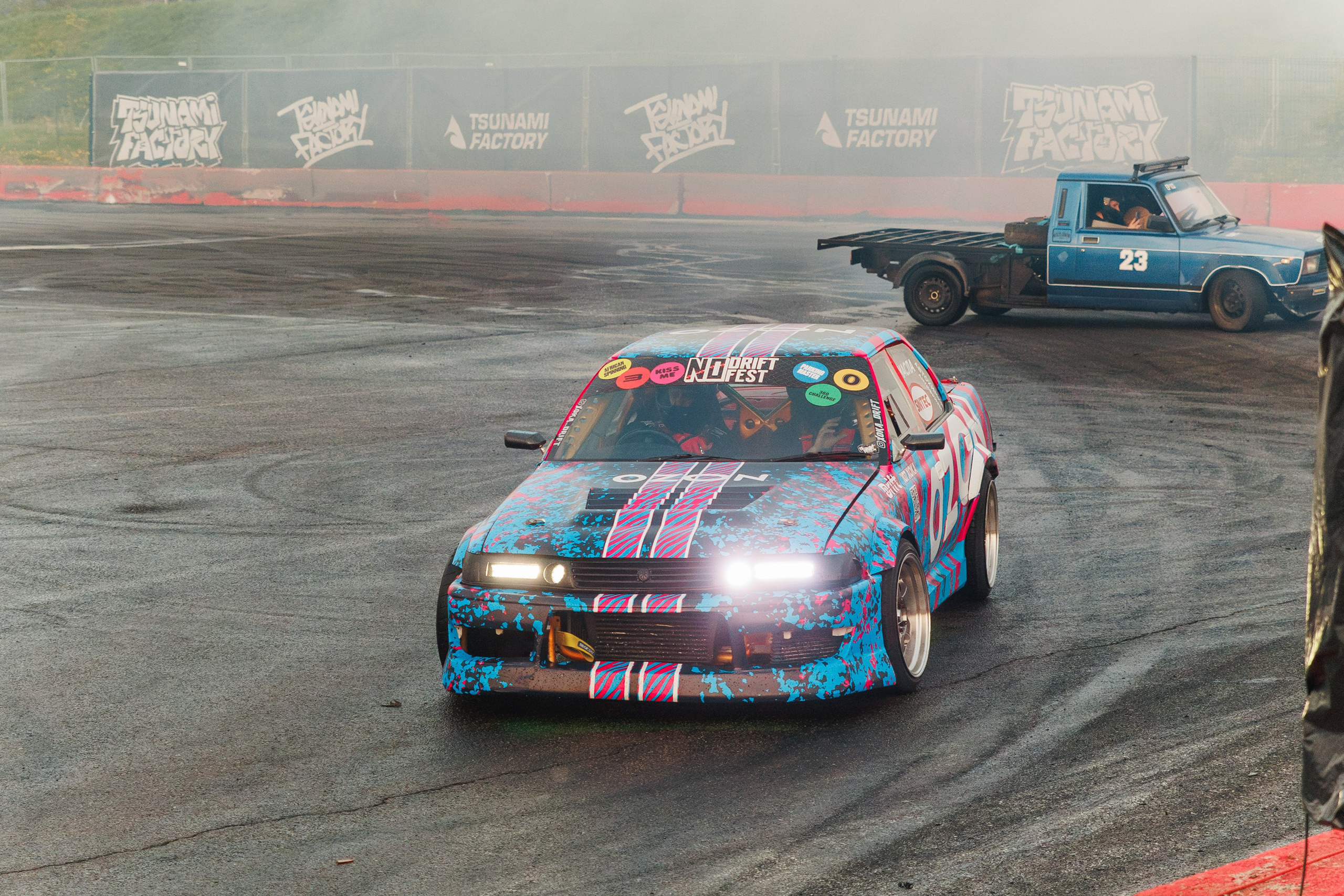 Выставка и дрифт машин. Репортажный фотограф. Москва. Алина Ланская