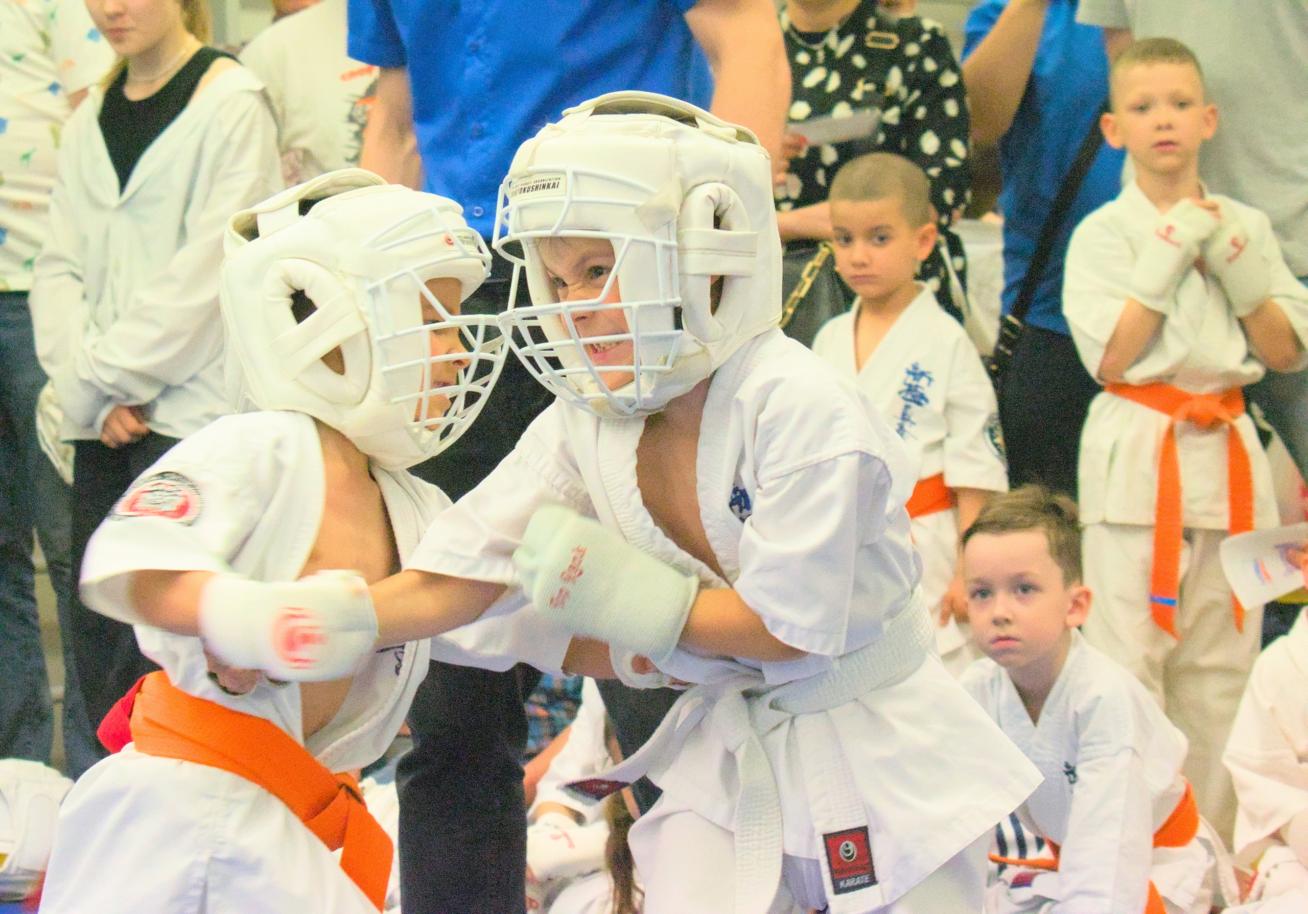 Репортажная Спортивные фото Бой детей карате 