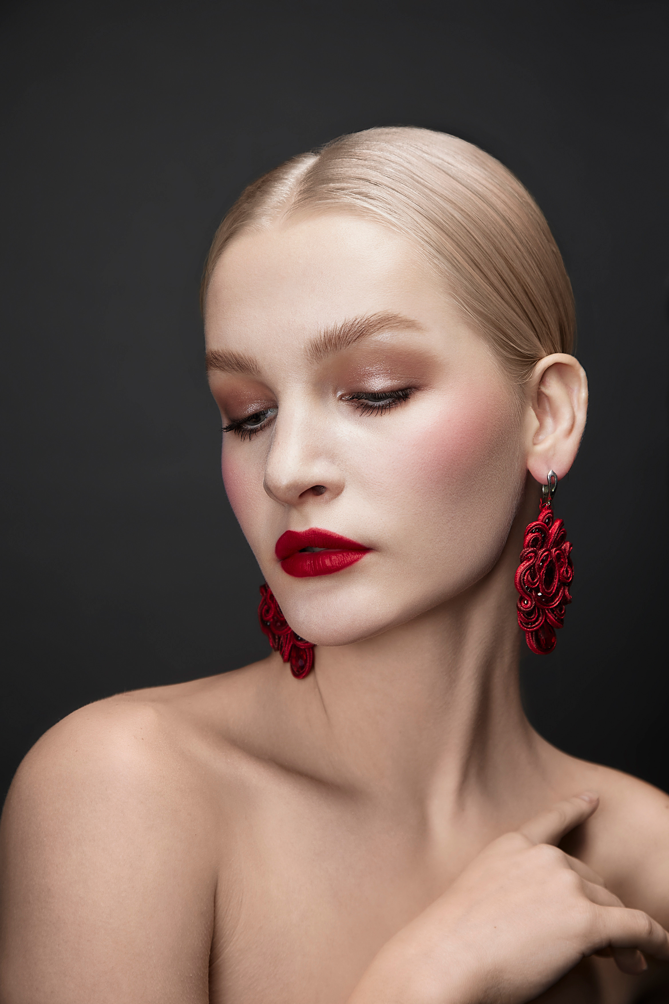 Red. Maria Poleshchuk, commercial photographer in Sydney