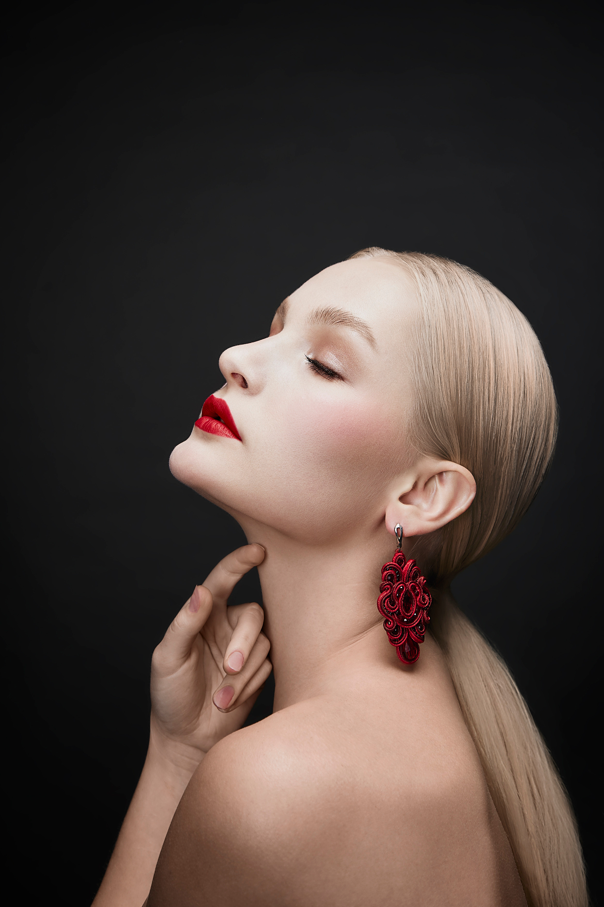 Red. Maria Poleshchuk, commercial photographer in Sydney