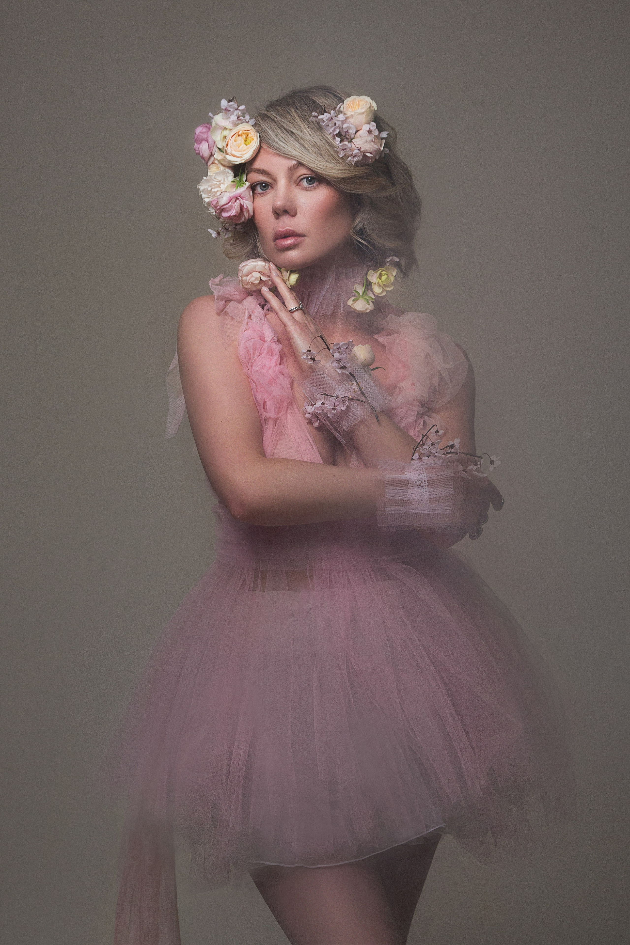 Женский портрет. Женский фотограф в Санк-Петербурге и Москве — фотосессия девушки в студии, портрет, фотосъемка