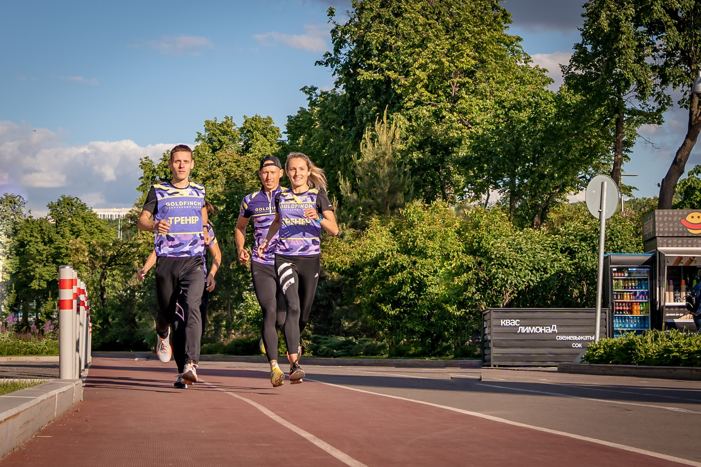 День Рождения GOLDFINCH. Семейный фотограф Варвара Сорока в городе Москве