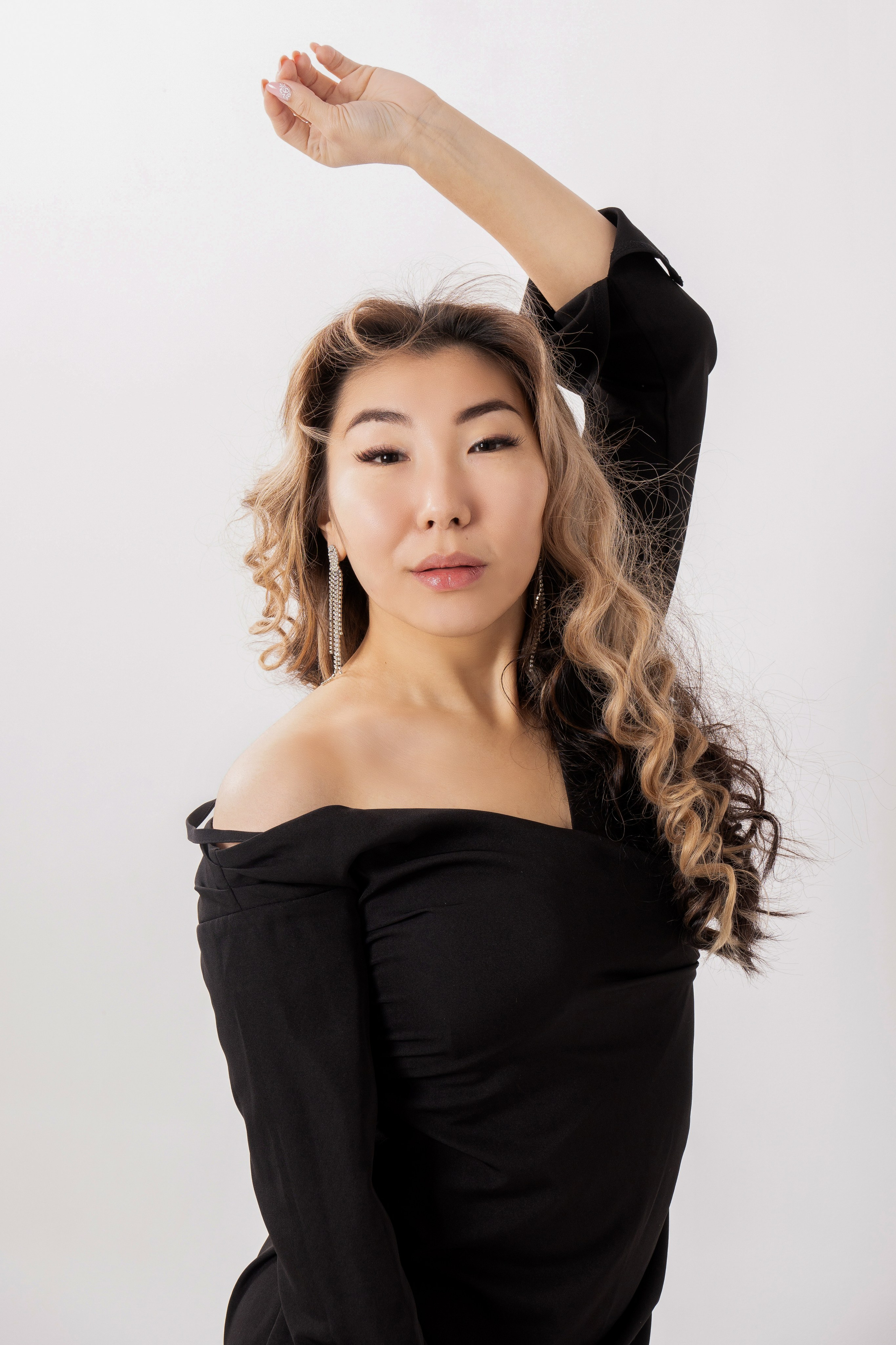 Фотоконтент, женский портрет. Занимаюсь профессиональной фотографией и живу рядом с Байкалом. Работаю в разных жанрах