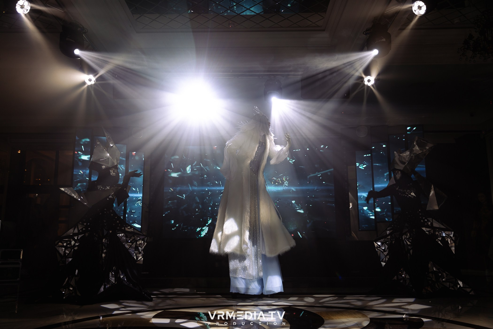 Новогодний вечер в ресторане «Лазурный Берег»