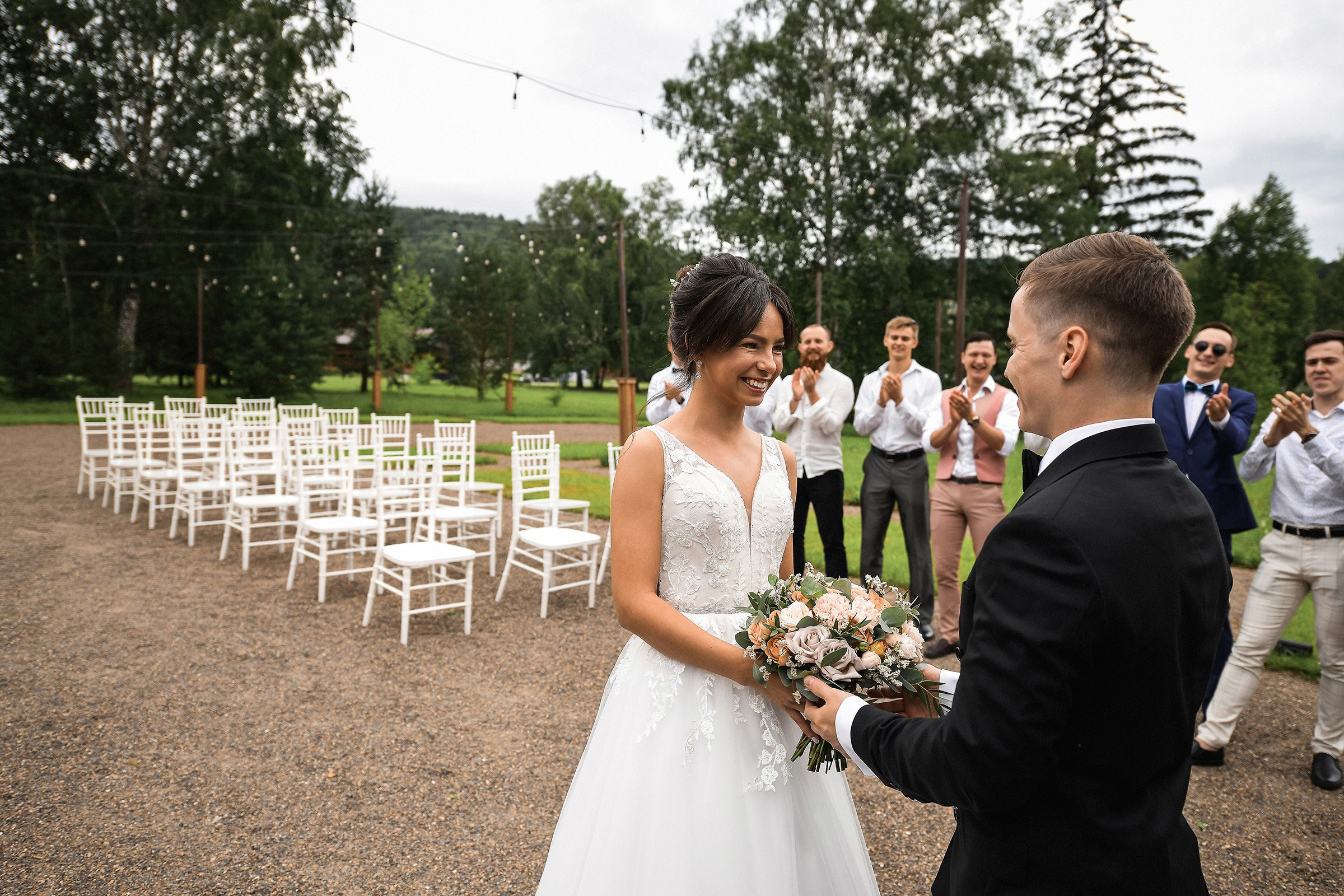 🌄 Демьян и Катя — свадьба в нацпарке "Столбы" | Веселый банкет и эпичные фото на скалах. 📸 Свадебный и семейный фотограф в Красноярске Тихомиров Евгений | 17 лет опыта | 800+ свадеб