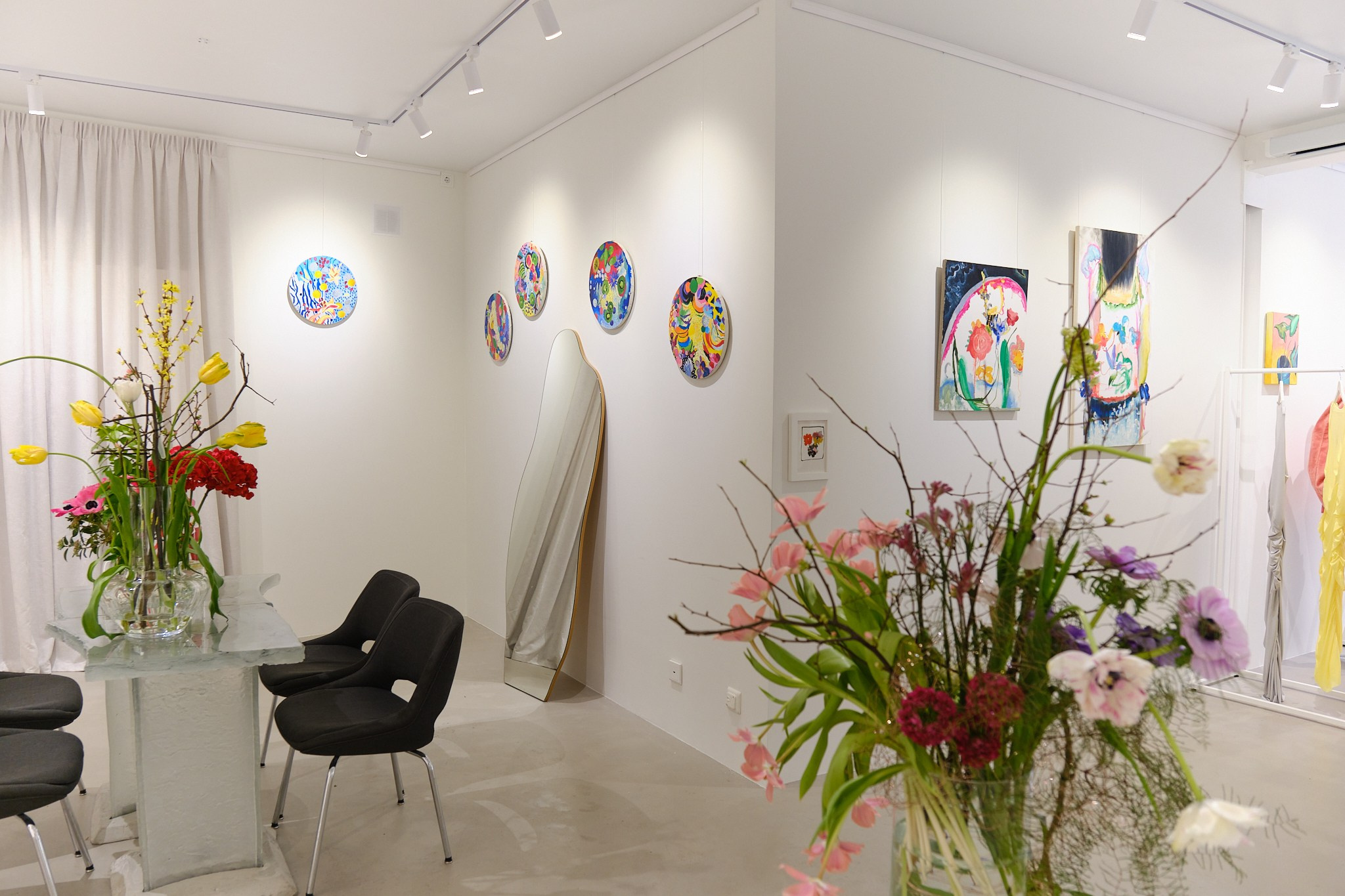 Открытие выставки Ники Черняевой в Art x Fashion «Мой маленький сад». Портретный и репортажный фотограф в Москве Острикова Анастасия