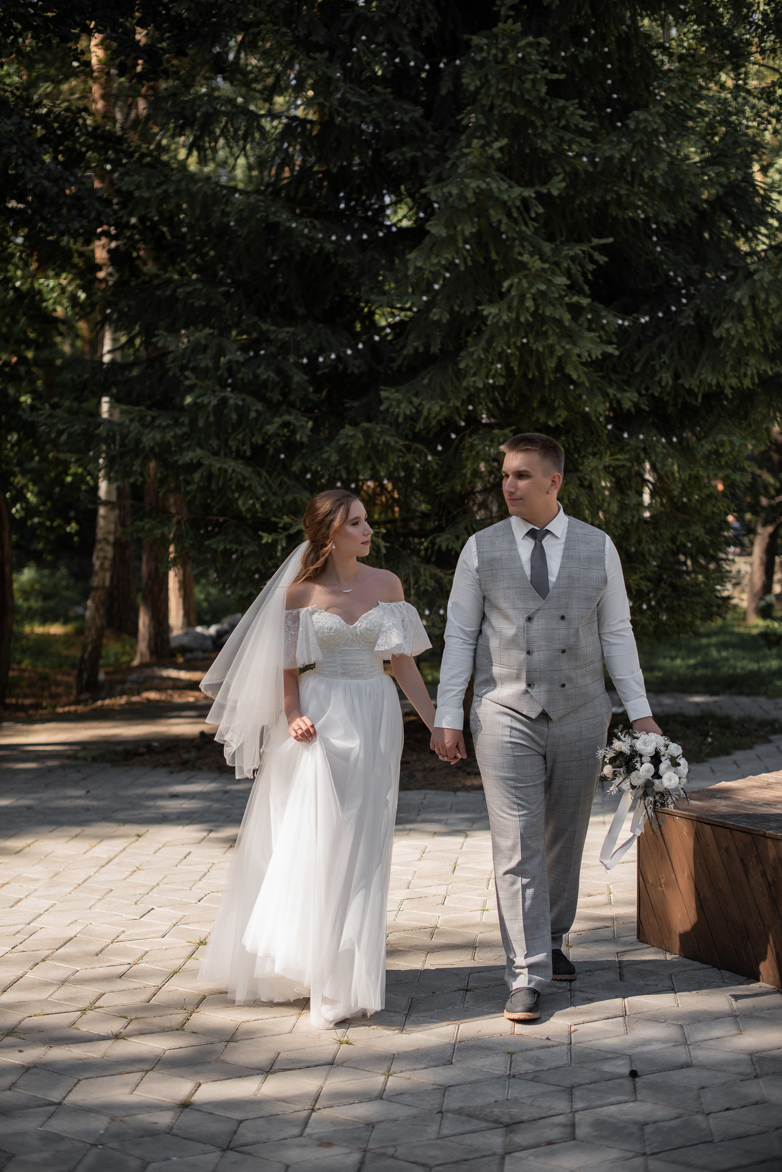 Свадебный альбом 12.08.23 – лучшие кадры с торжества. Свадебный фотограф в Миассе Татьяна Ружникова