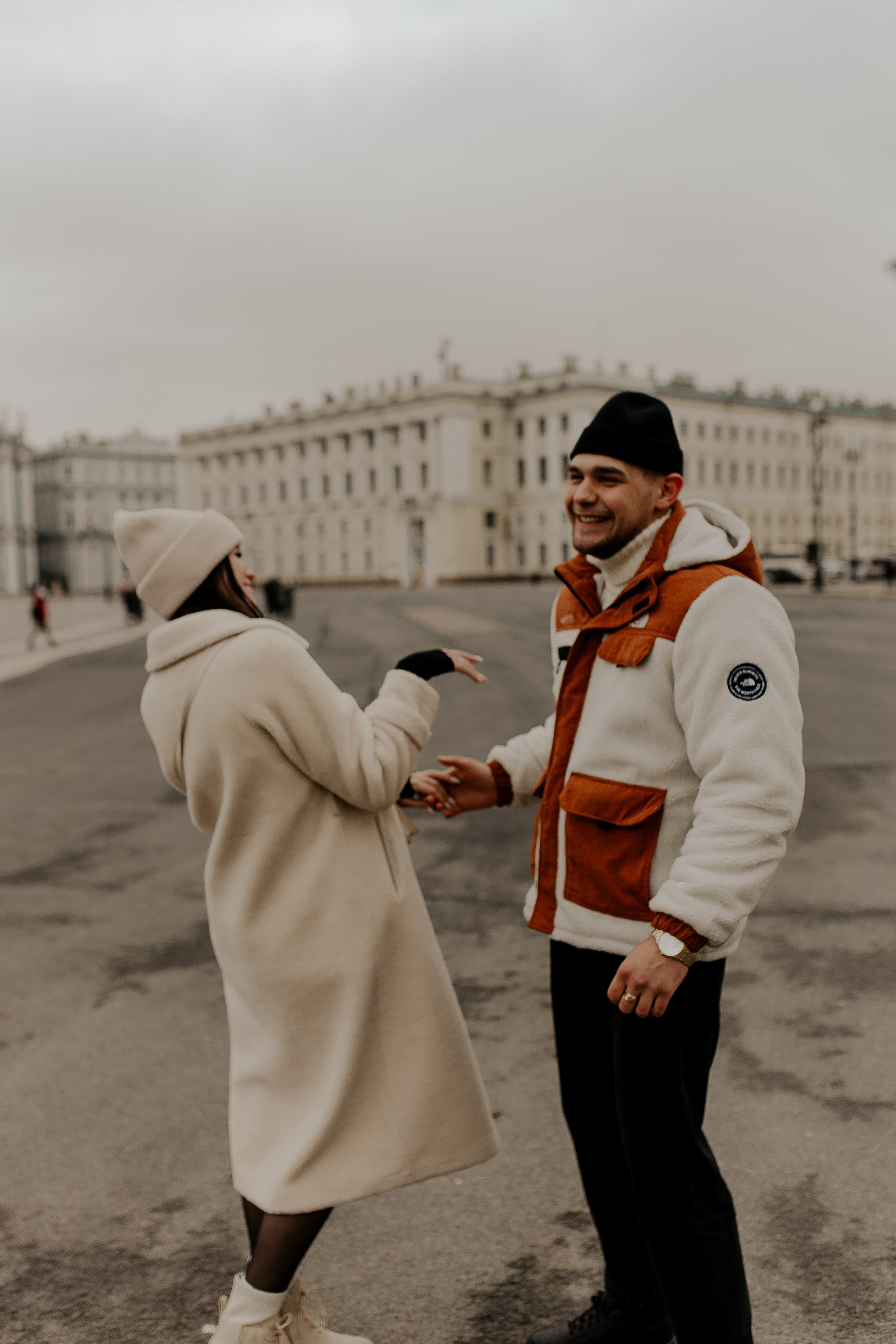 Lovestory на дворцовой площади. Фотограф в Санкт-Петербурге Лиза Семченкова