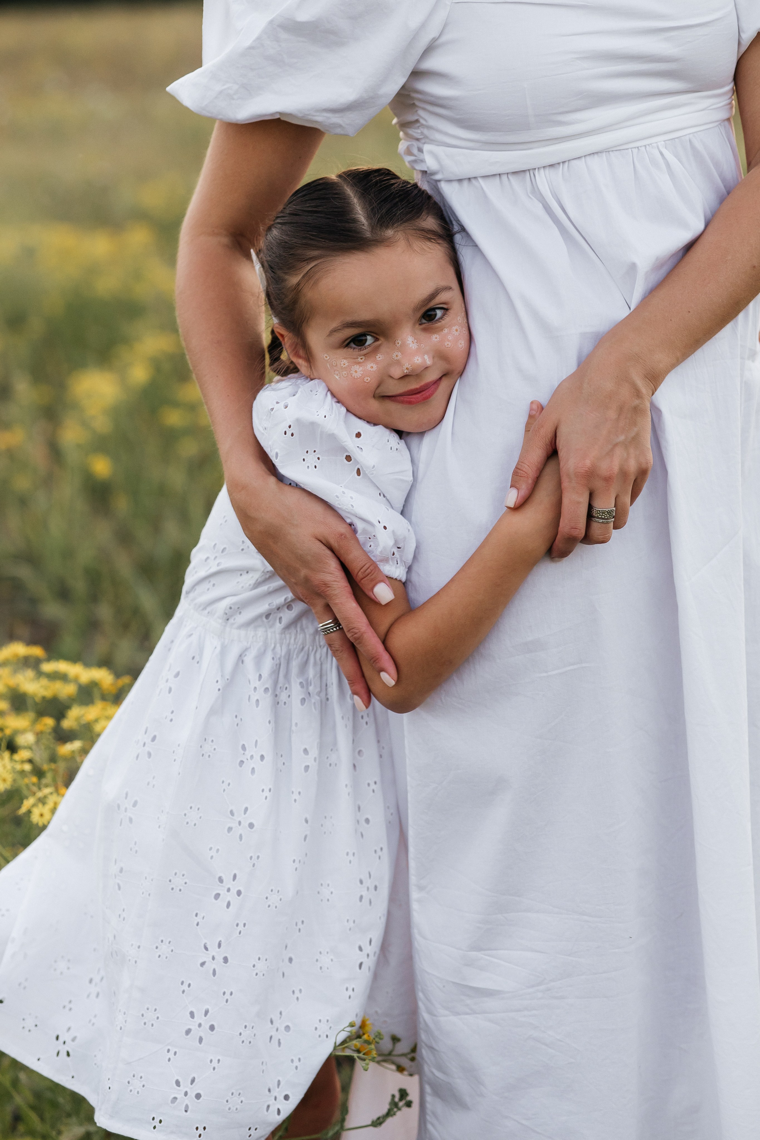 Фотосессия в поле. Семейный фотограф Клименко Дарья в станице Ленинградская