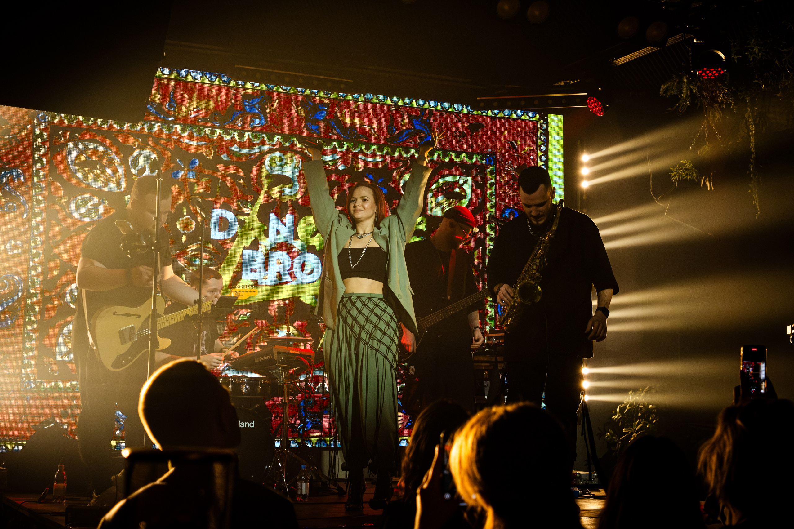 Концерт. Фотограф и видеограф в Тюмени Анна Жагорина, ваши фото еще не отдавали так быстро!