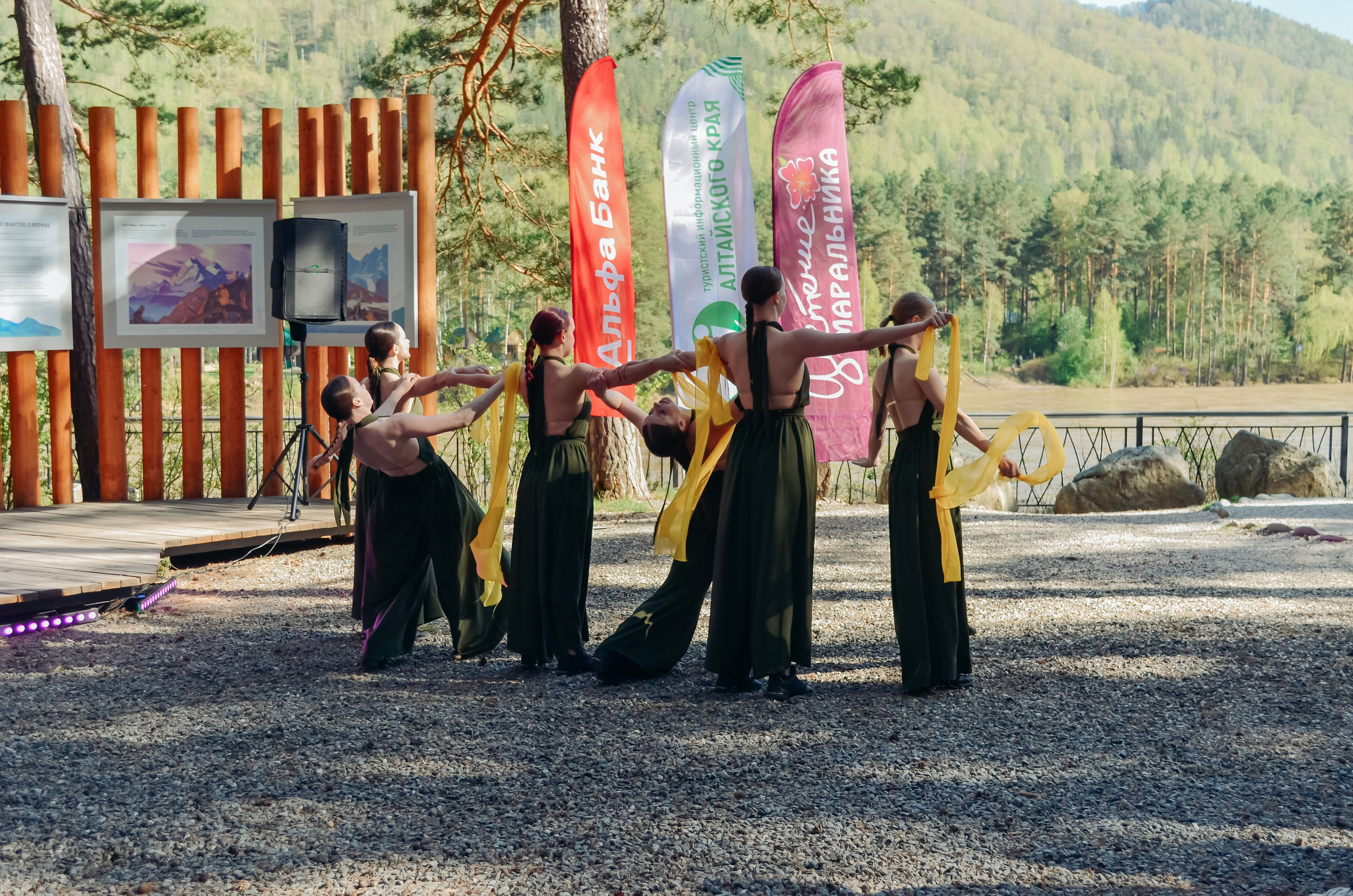 Фестиваль «Цветение Маральника на Алтае 2025». Фоторепортаж. Денисова Аля — фотограф для парных съемок и индивидуальных историй в Барнауле