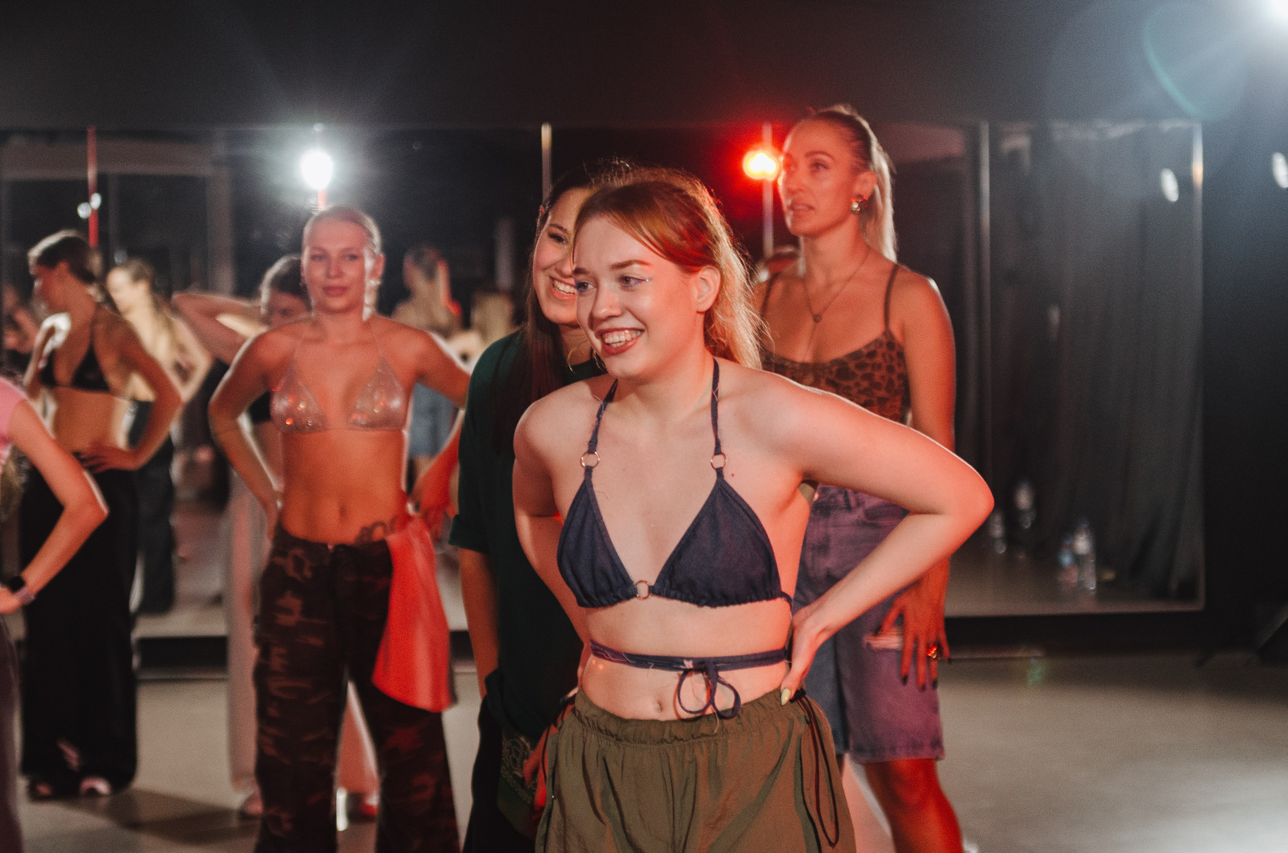 Мастер-классы по High Heels/Girly hip-hop от Оксаны ATTA. Денисова Аля — фотограф для парных съемок и индивидуальных историй в Барнауле