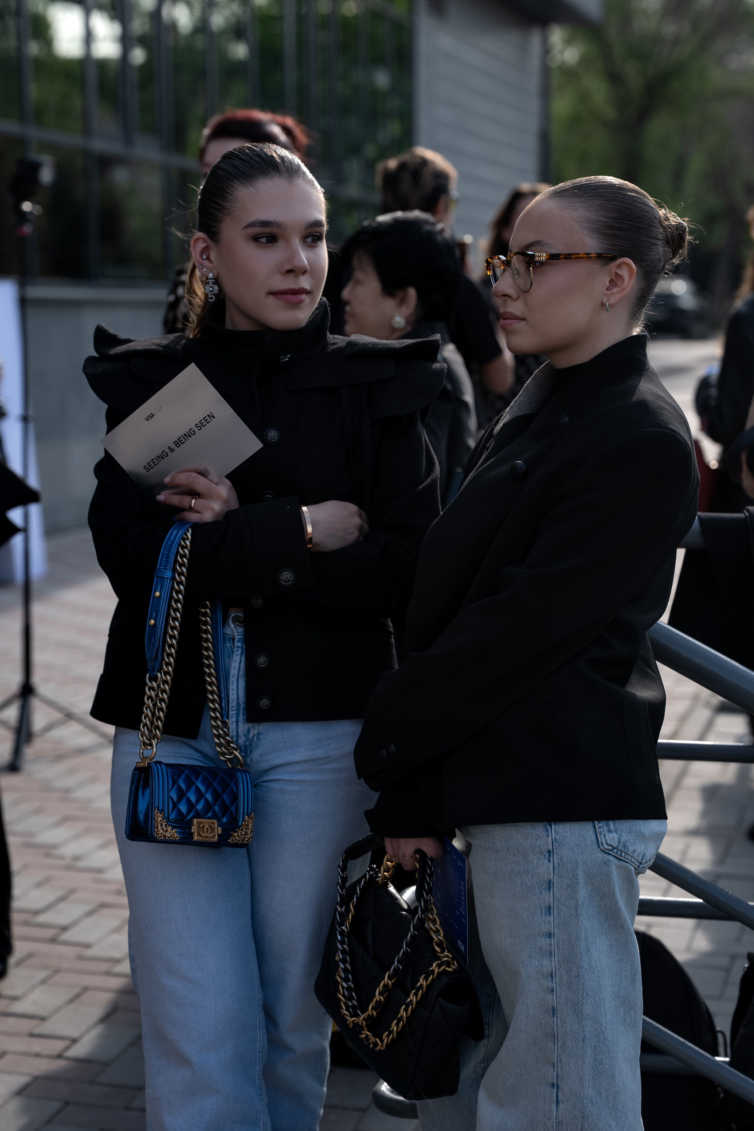 Visa Fashion Week Almaty Pre-Fall 2026 April StreetStyle Day 1. Сайт Алматинского НЮ АРТ, будуар и фэшн фотографа Дениса Карпенко