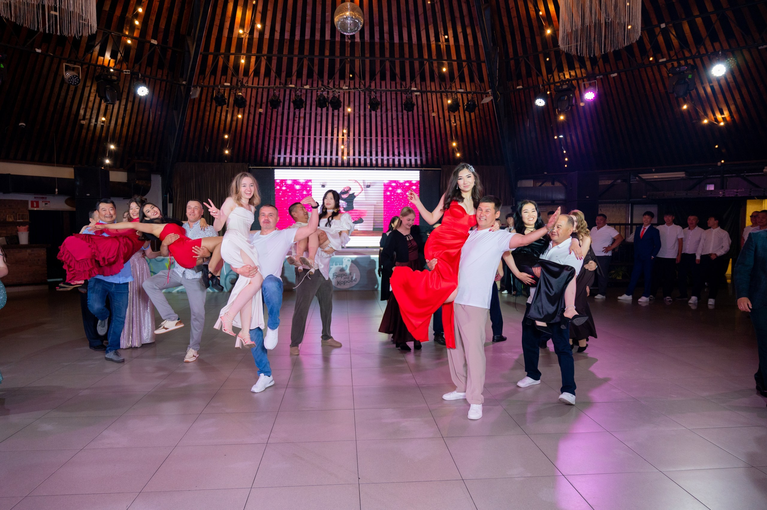 Выпускной 11 класс. Женский и семейный фотограф Елизова Оля г. Улан-Удэ