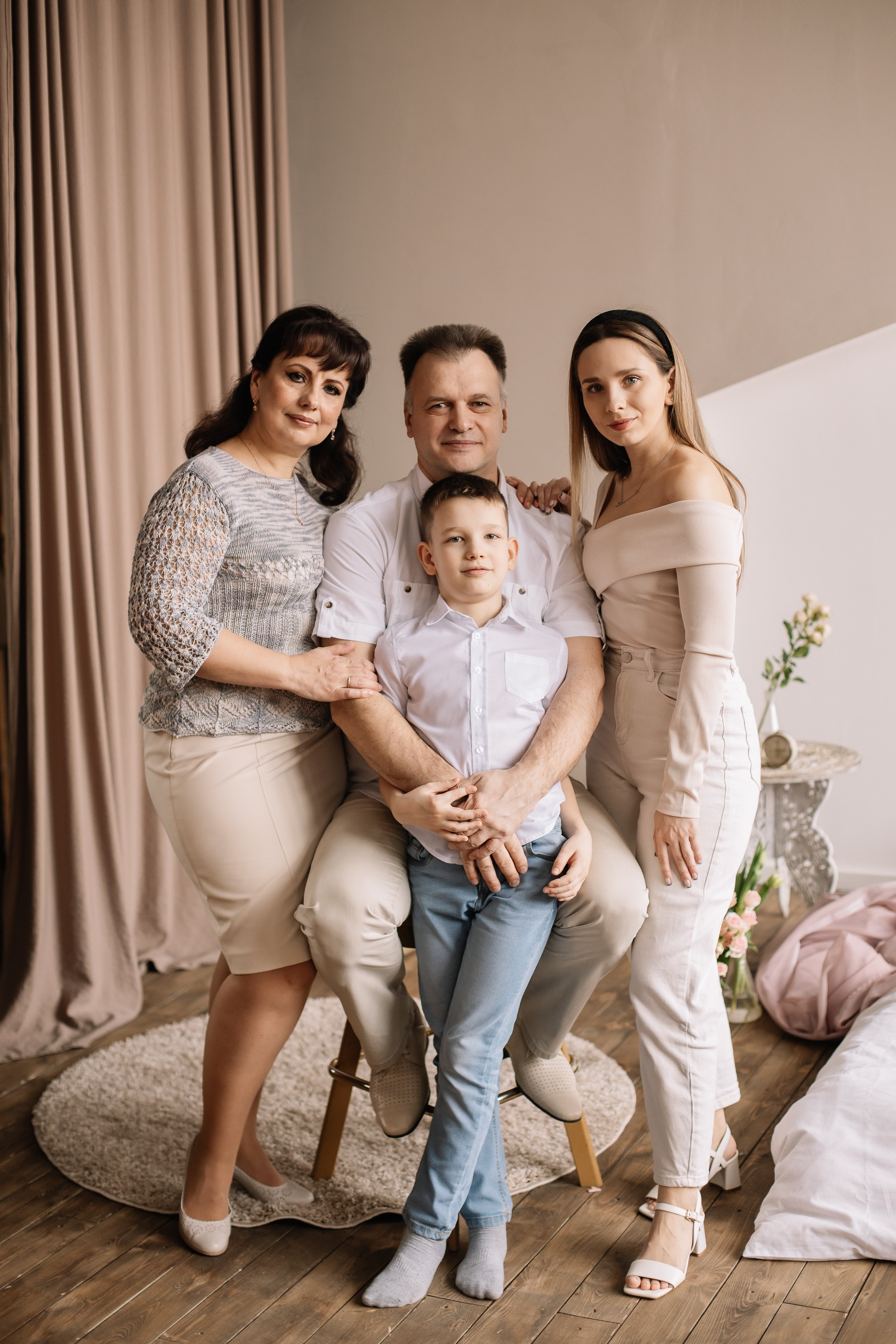 Наталья с большой семьей. Семейный фотограф Трусова Евгения в Екатеринбурге